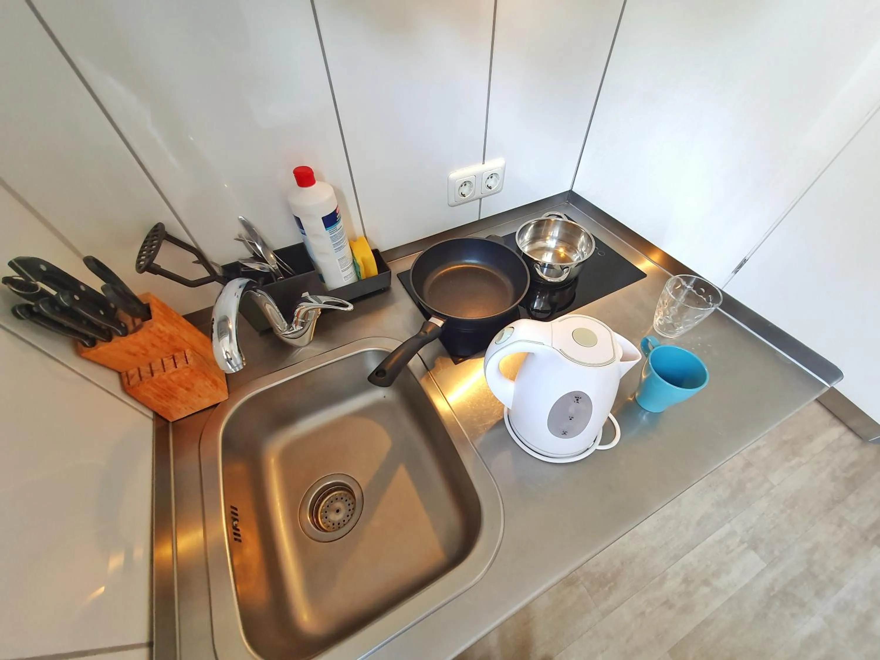 Kitchen or kitchenette in Aparthotel B & L