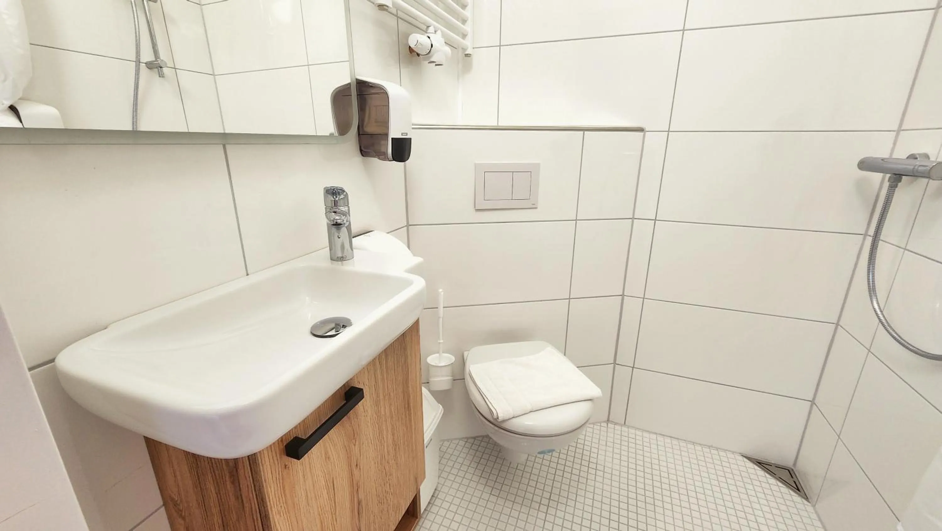 Shower in Aparthotel B & L