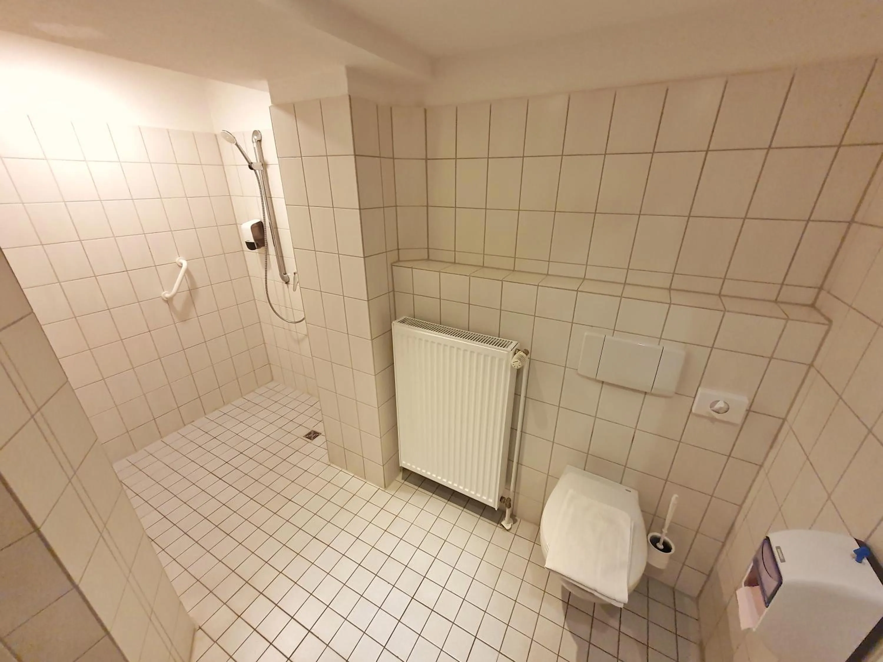 Shower in Aparthotel B & L