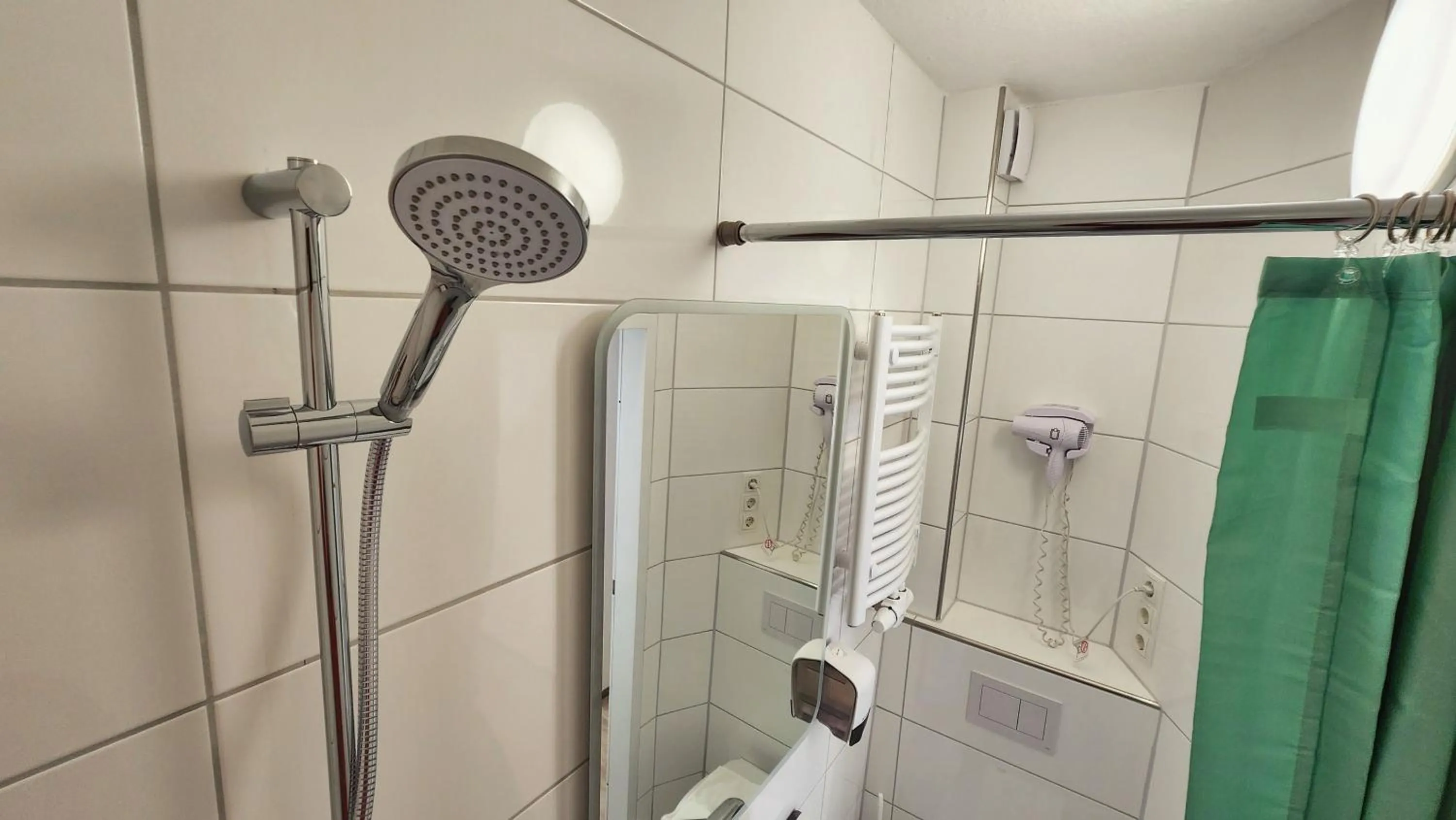 Shower in Aparthotel B & L