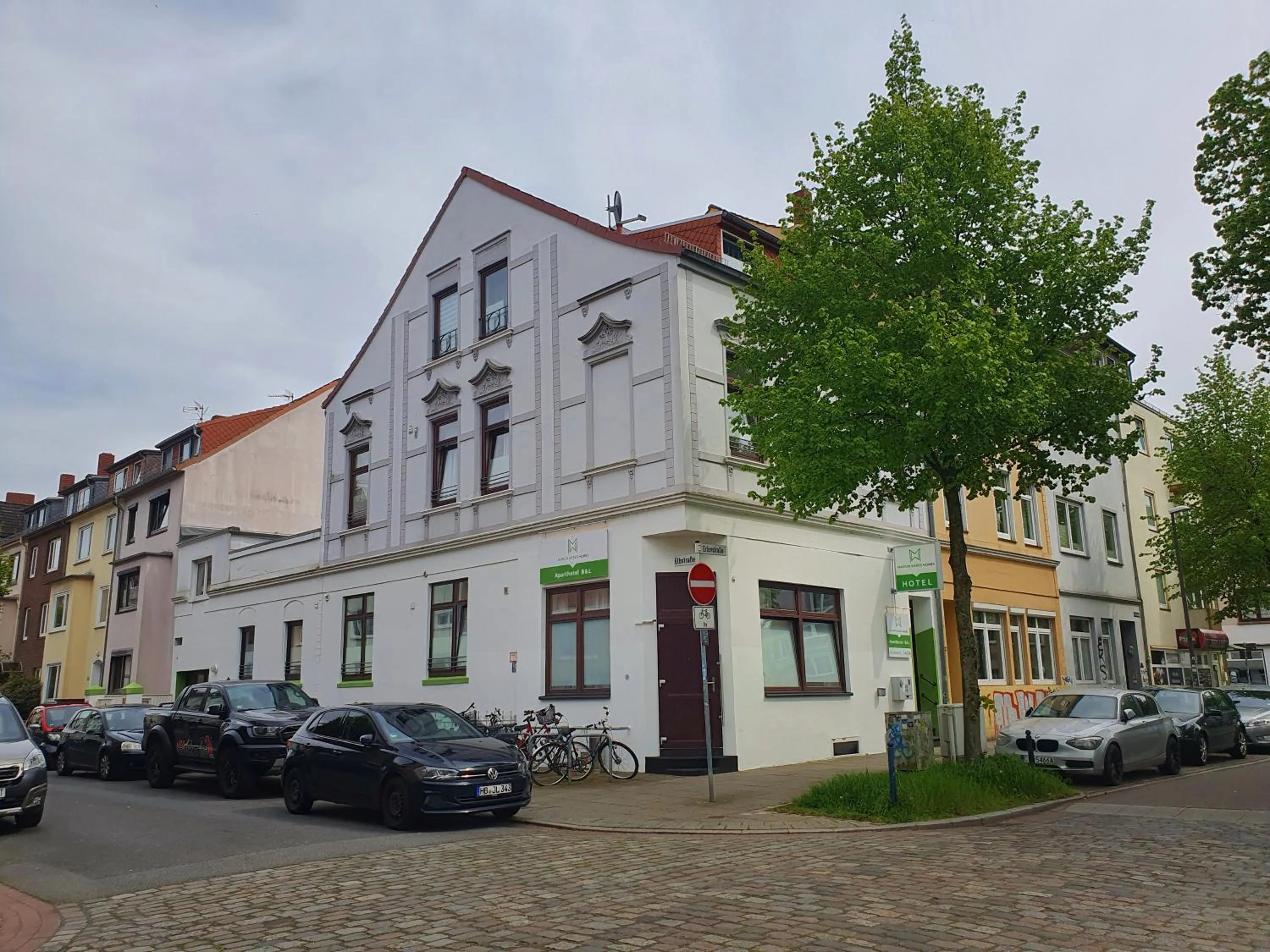 Facade/entrance in Aparthotel B & L