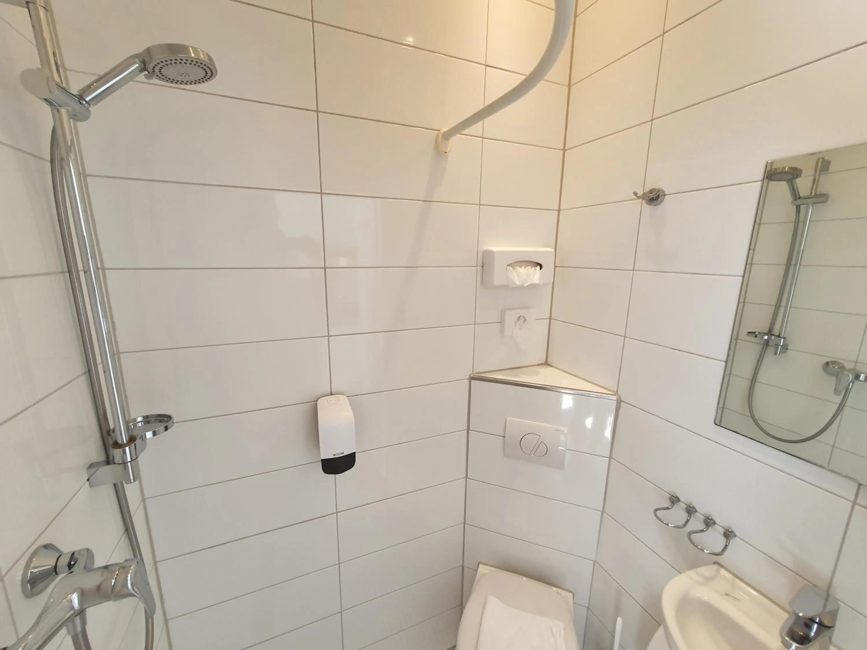 Shower in Aparthotel B & L