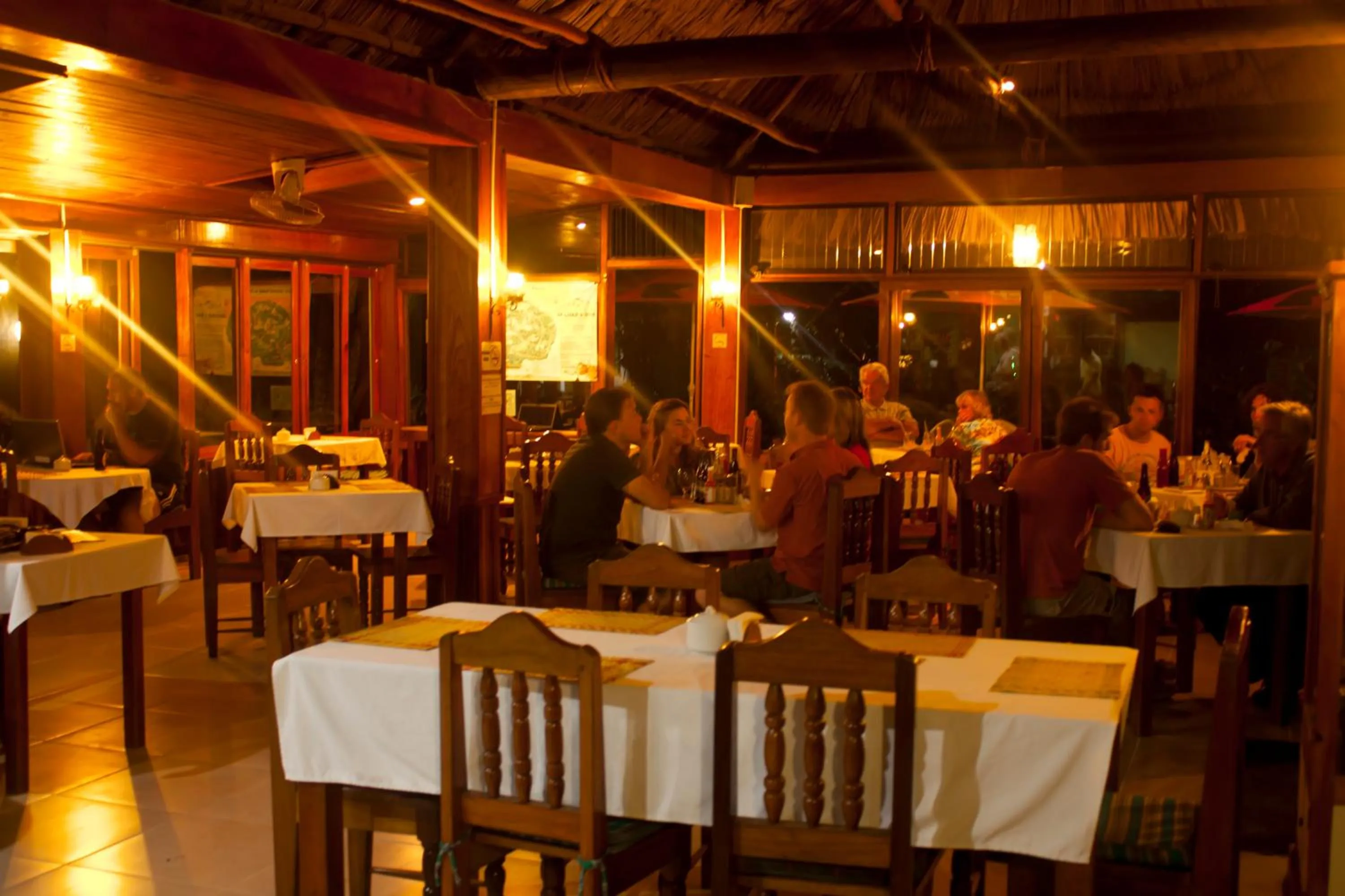 Restaurant/places to eat in Hotel Jaguar Inn Tikal