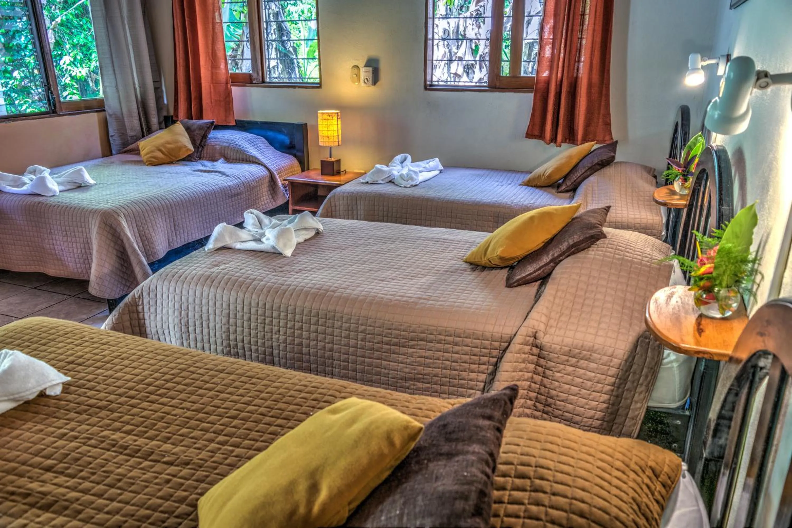 Bed in Hotel Jaguar Inn Tikal