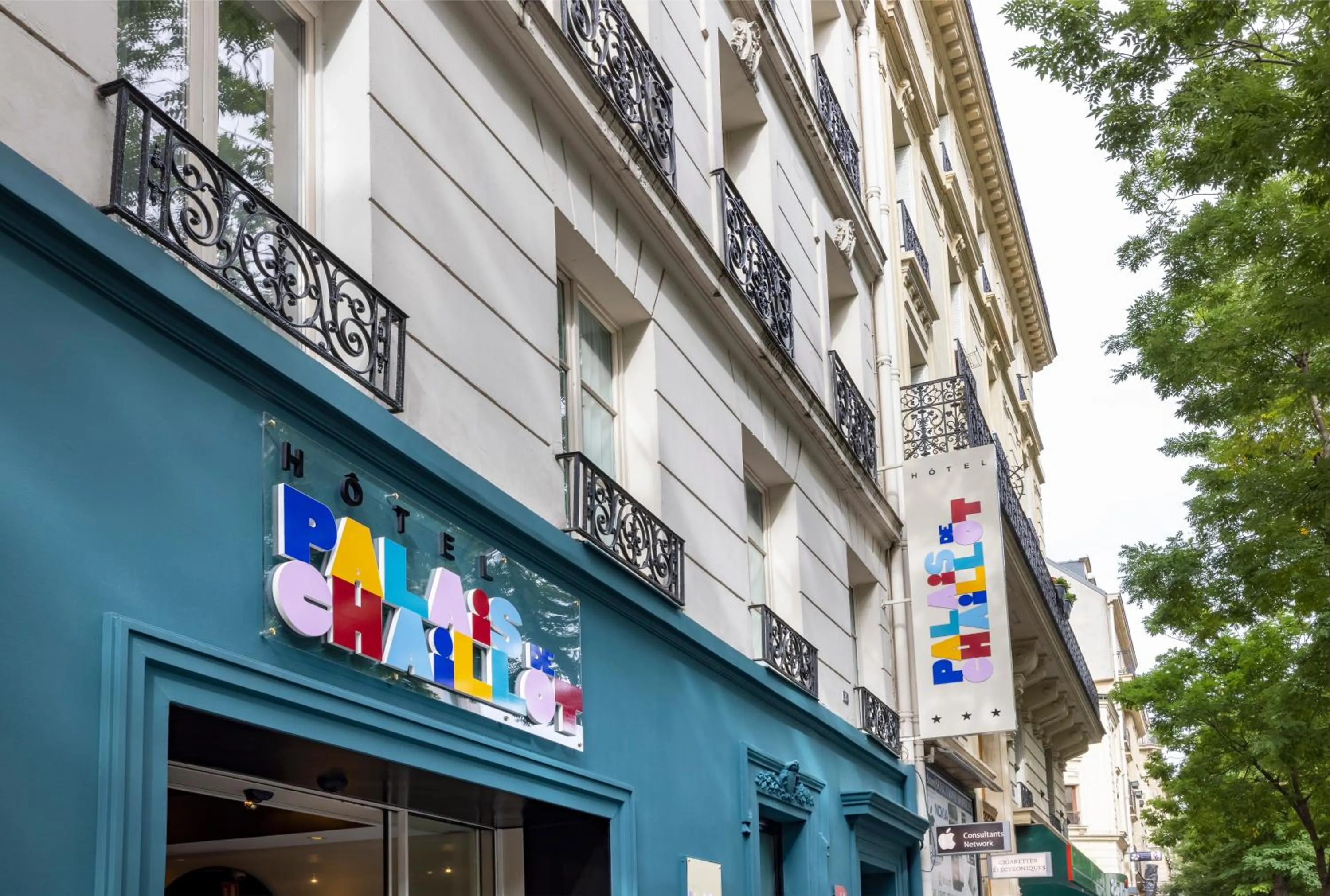 Facade/entrance in Hôtel Palais De Chaillot