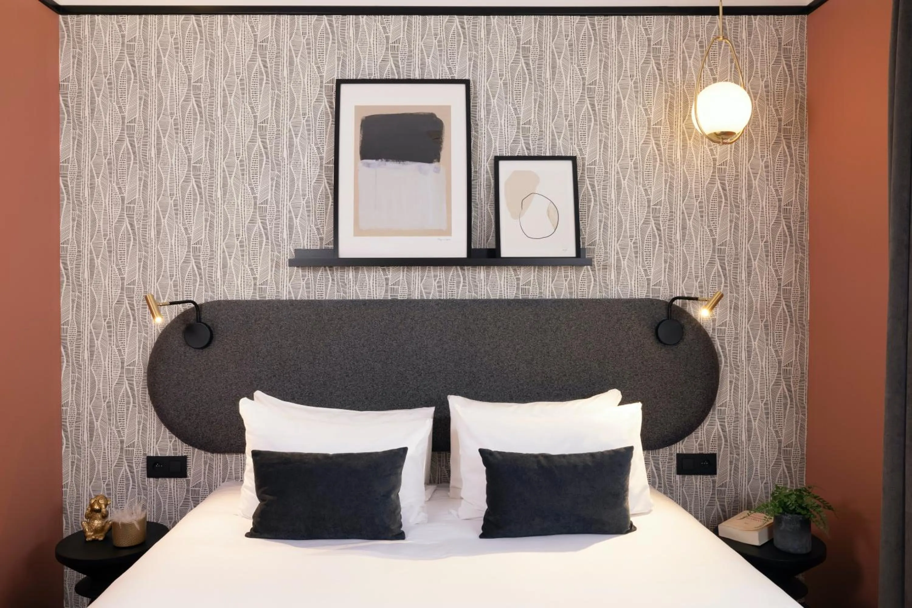 Bedroom, Bed in Hôtel Palais De Chaillot