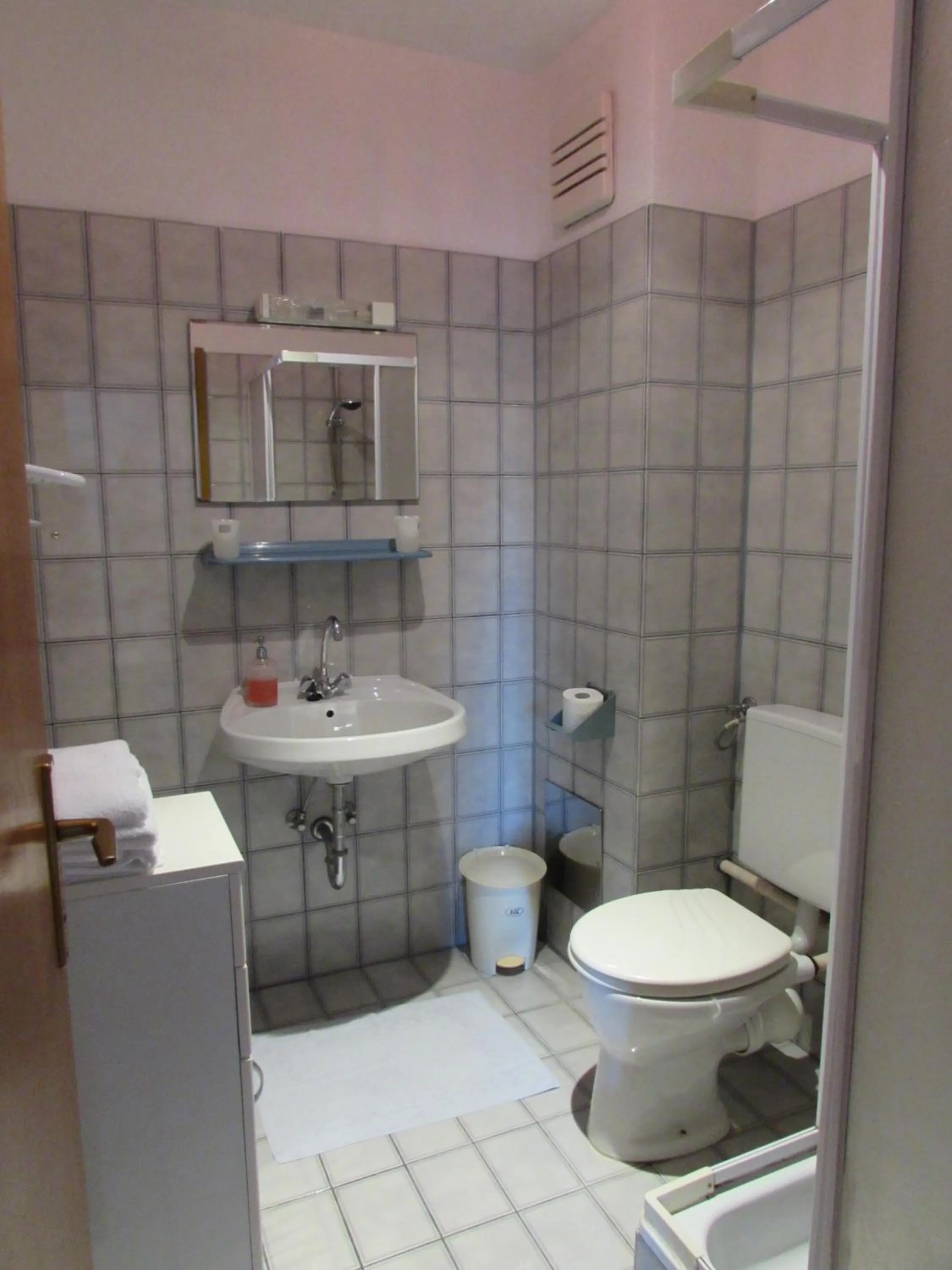 Bathroom in Gästehaus Barbara