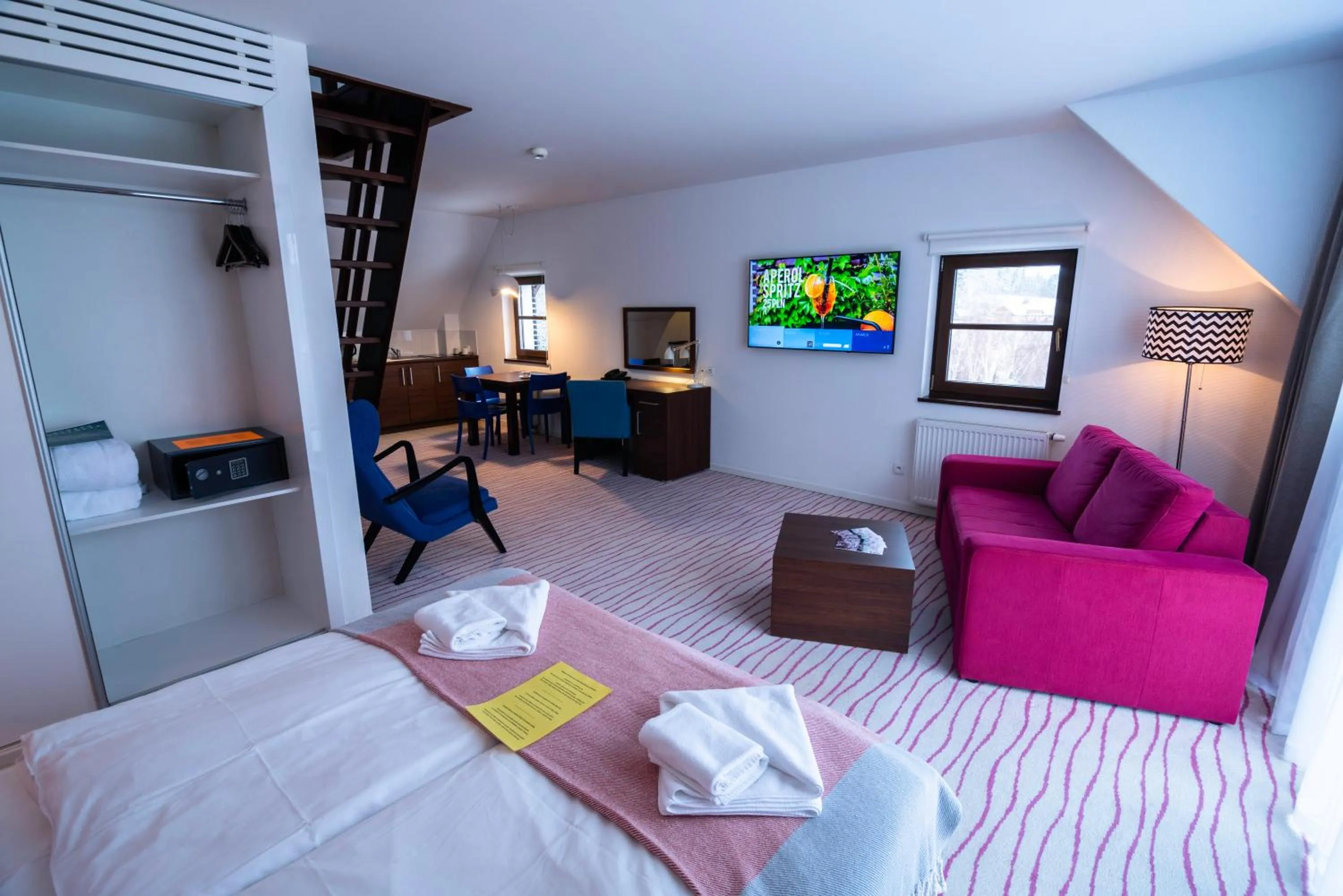 Bed in Flinski Sport X SPA, Boutique X Art