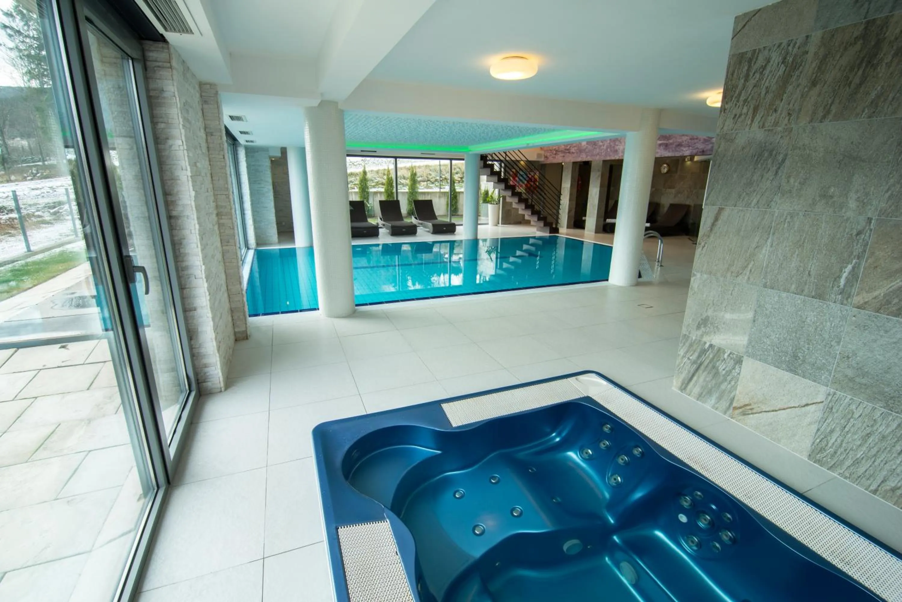 Massage in Flinski Sport X SPA, Boutique X Art