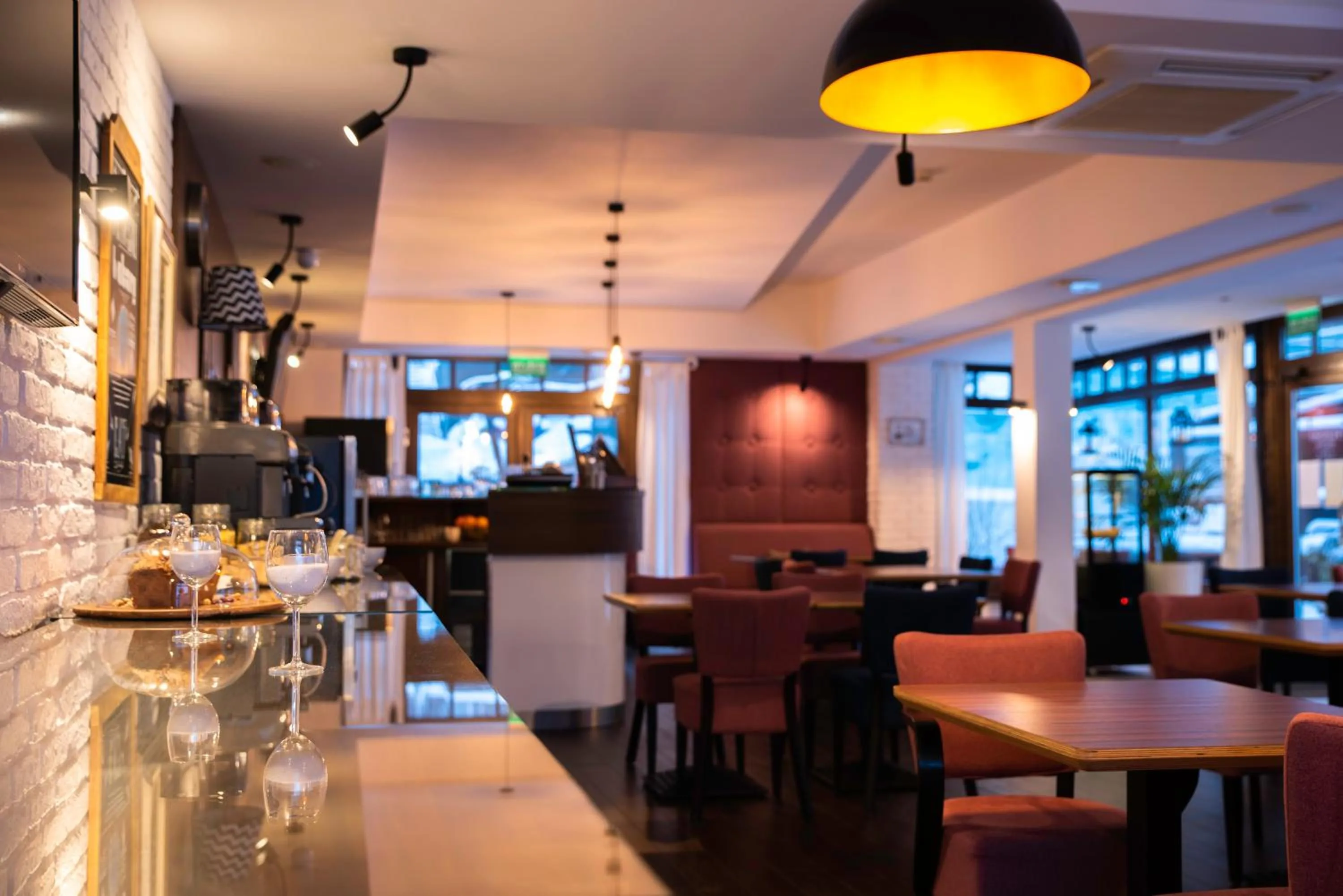 Restaurant/places to eat in Flinski Sport X SPA, Boutique X Art