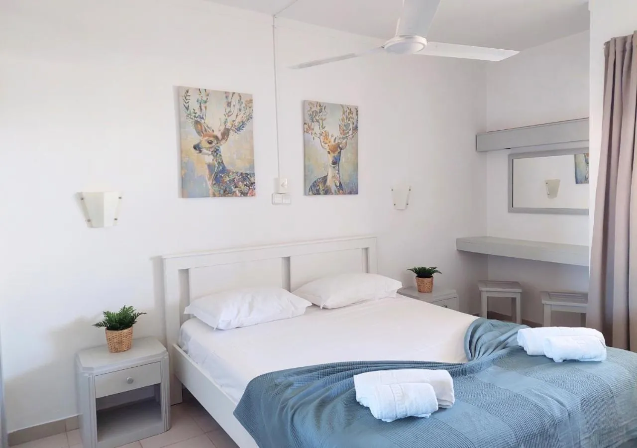 Bed in Alltravel Club praia da rocha VI with renovated bathroom