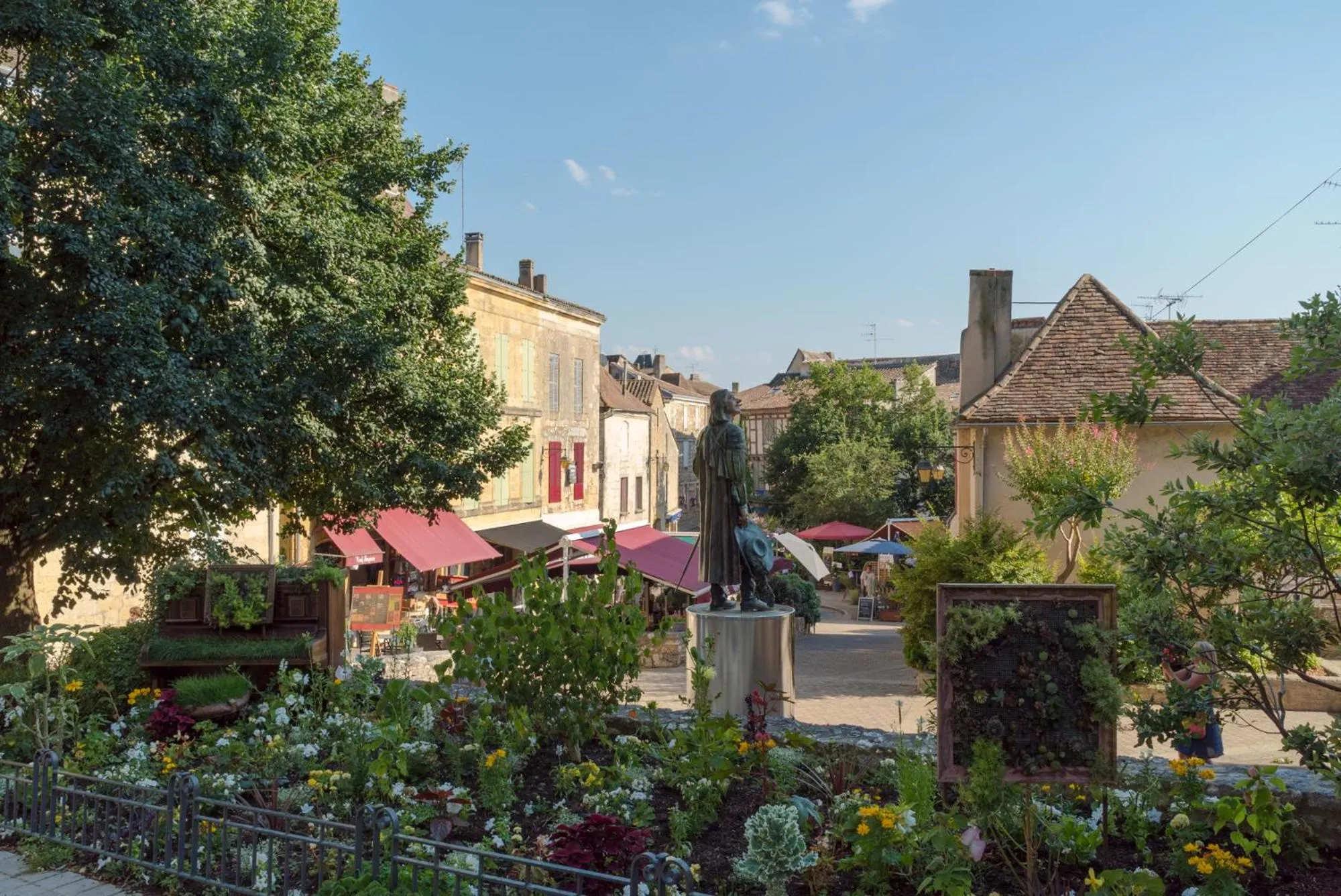 Neighbourhood in The Originals City, Hôtel de Bordeaux, Bergerac centre