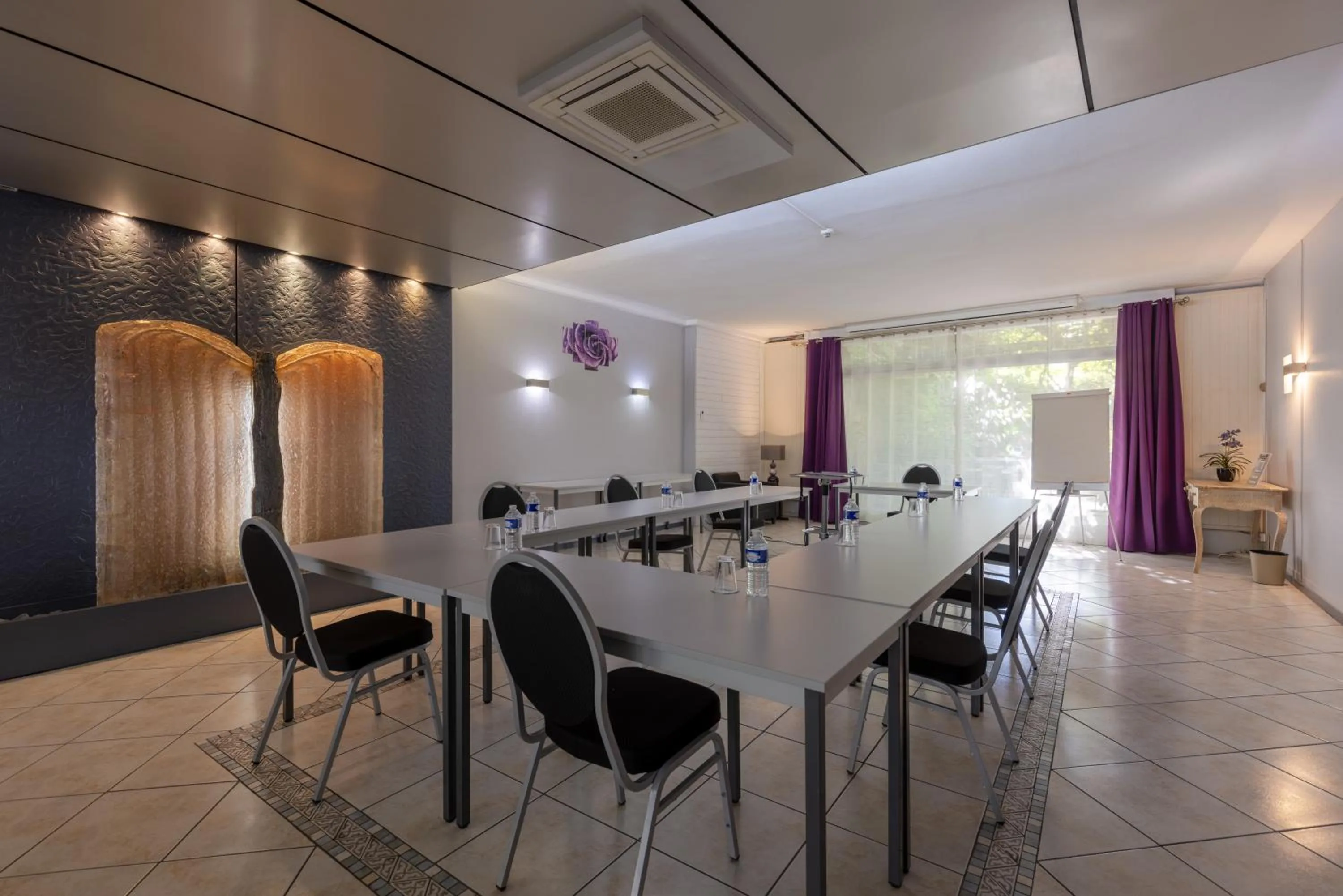 Property building in The Originals City, Hôtel de Bordeaux, Bergerac centre