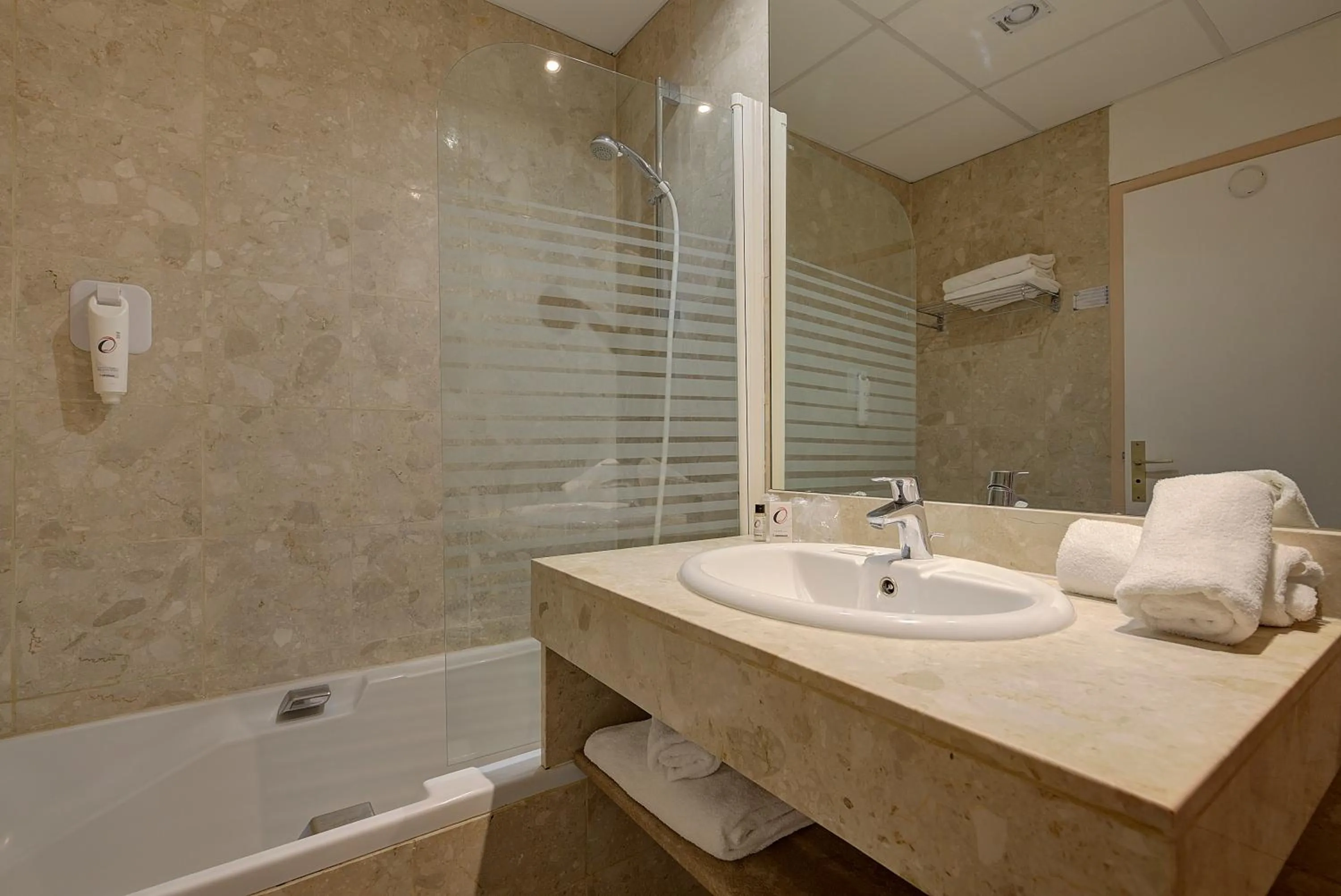 Property building in The Originals City, Hôtel de Bordeaux, Bergerac centre