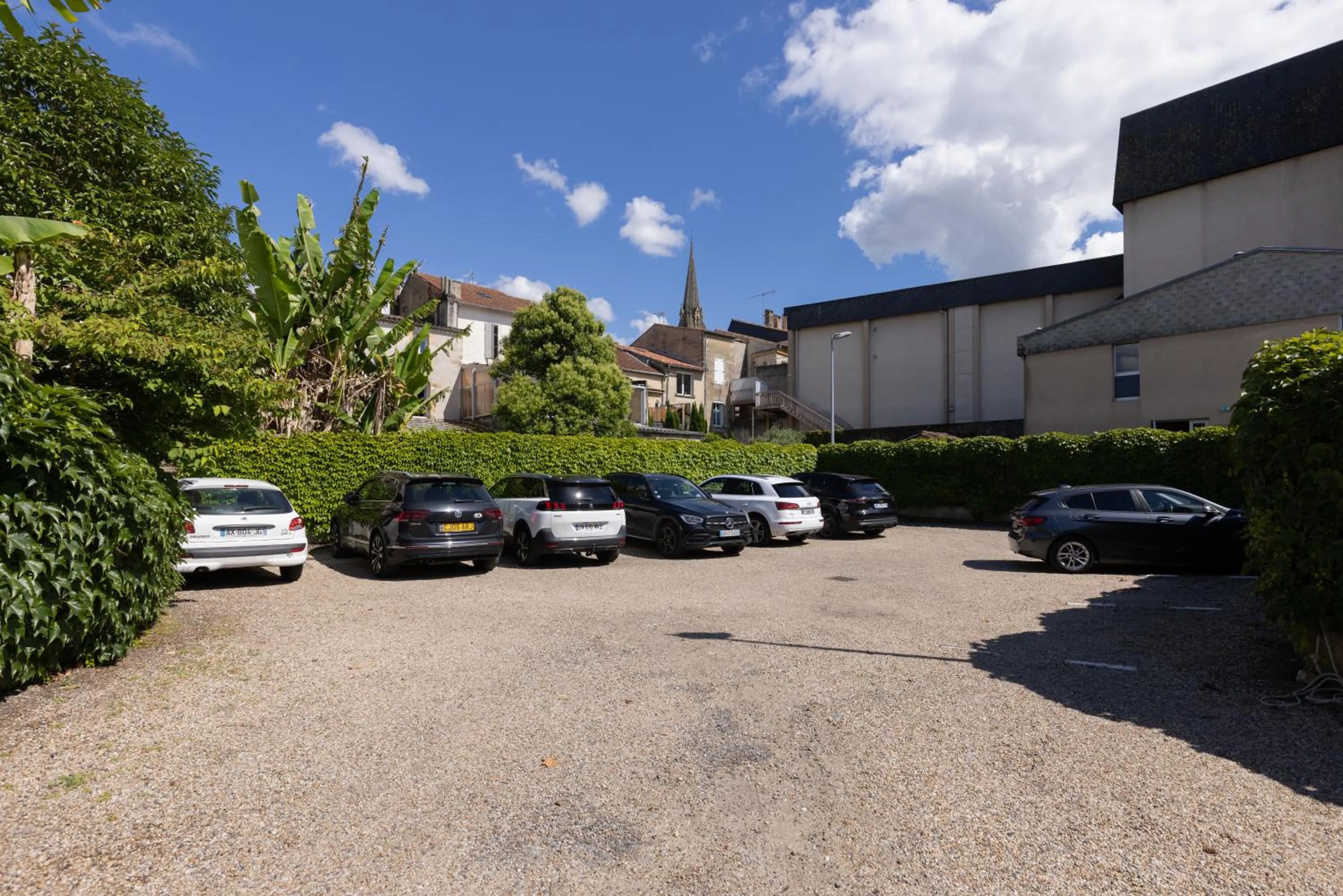Parking in The Originals City, Hôtel de Bordeaux, Bergerac centre