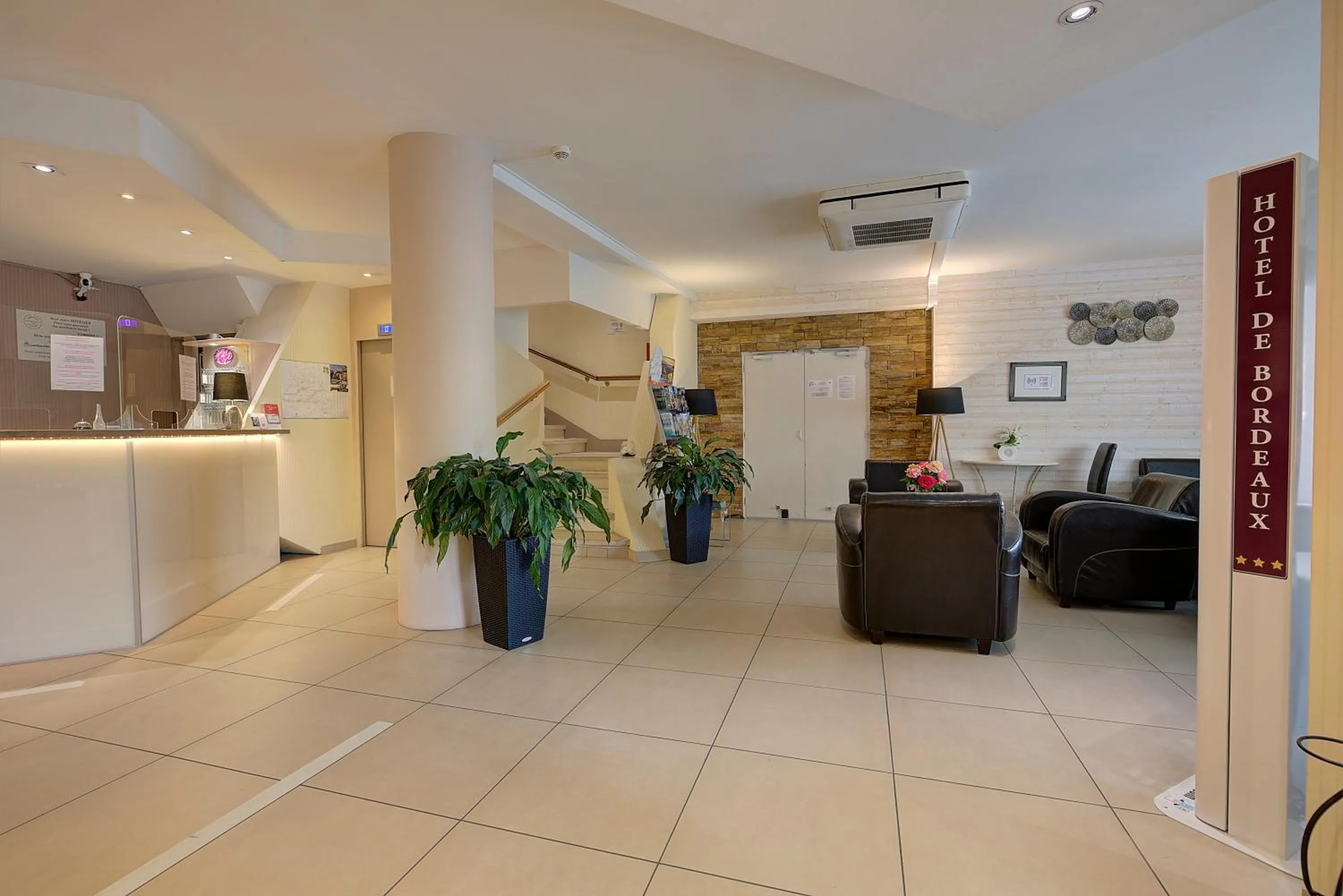 Property building in The Originals City, Hôtel de Bordeaux, Bergerac centre