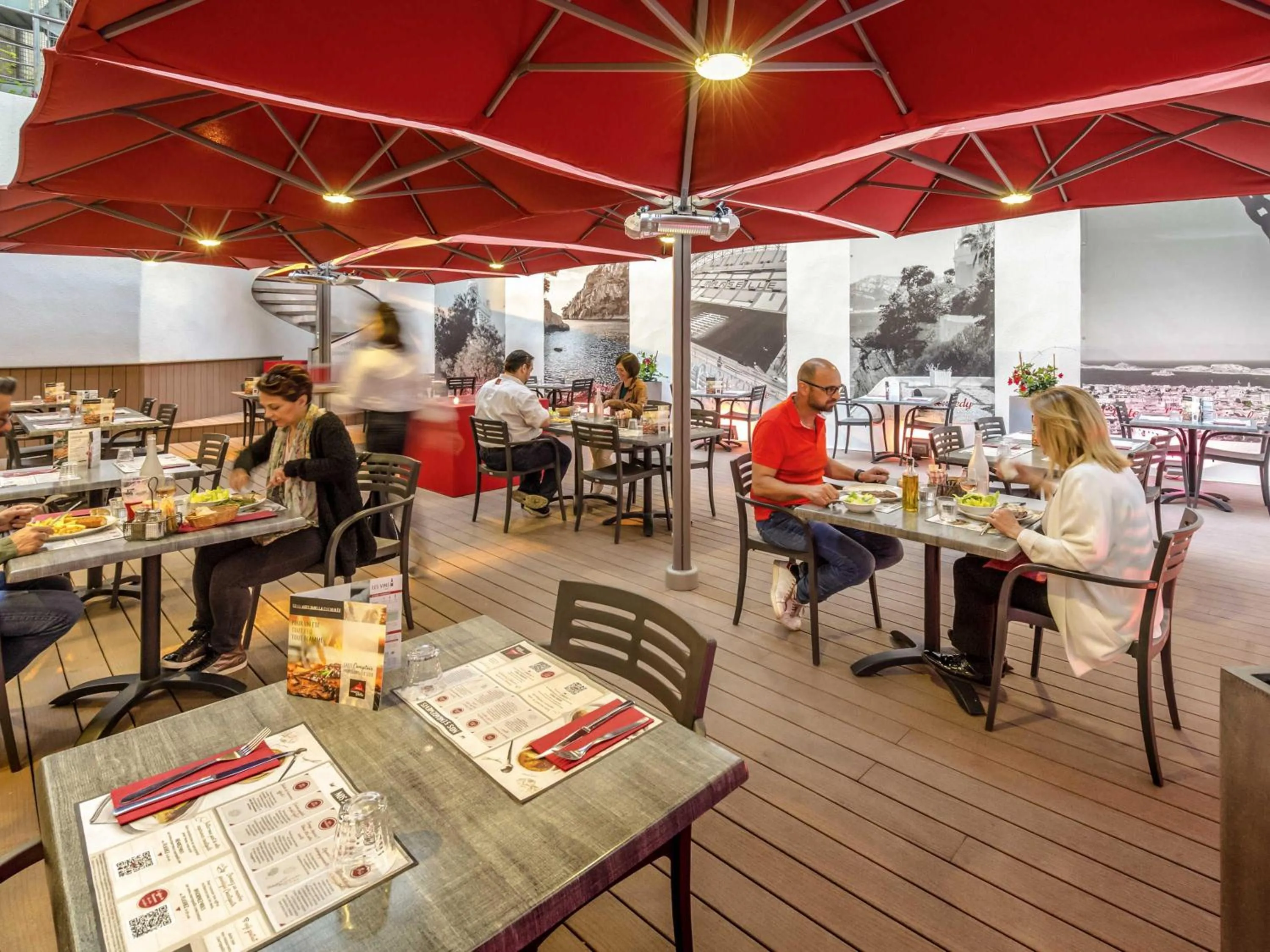 Restaurant/places to eat in ibis Marseille Timone