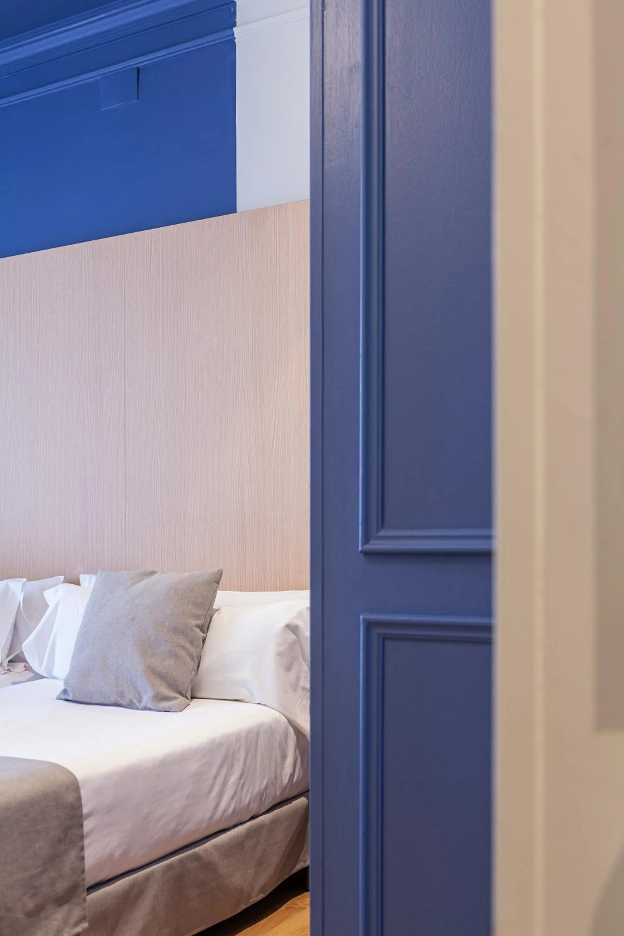 Decorative detail, Bed in Olympia Consul del Mar