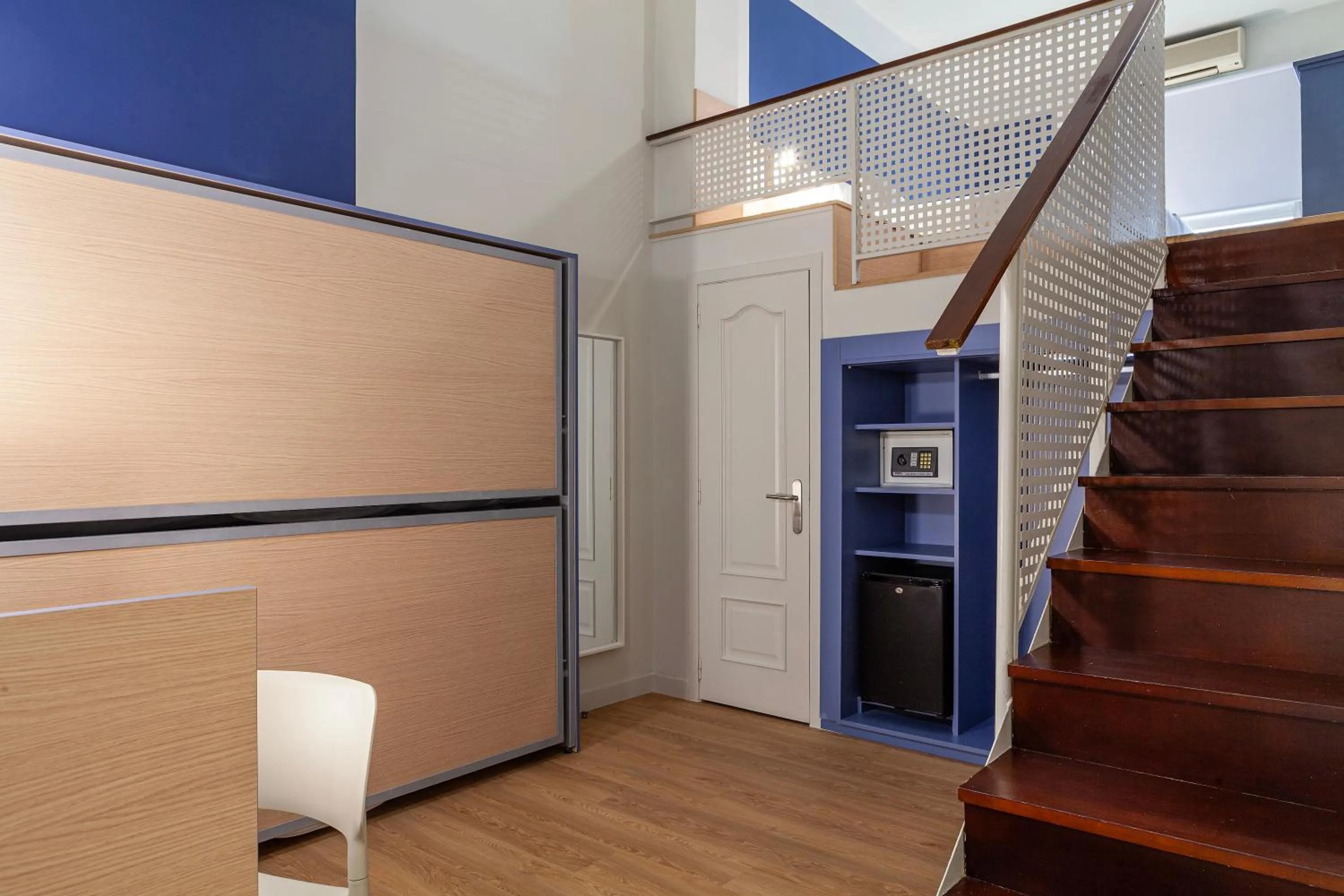 Photo of the whole room in Olympia Consul del Mar