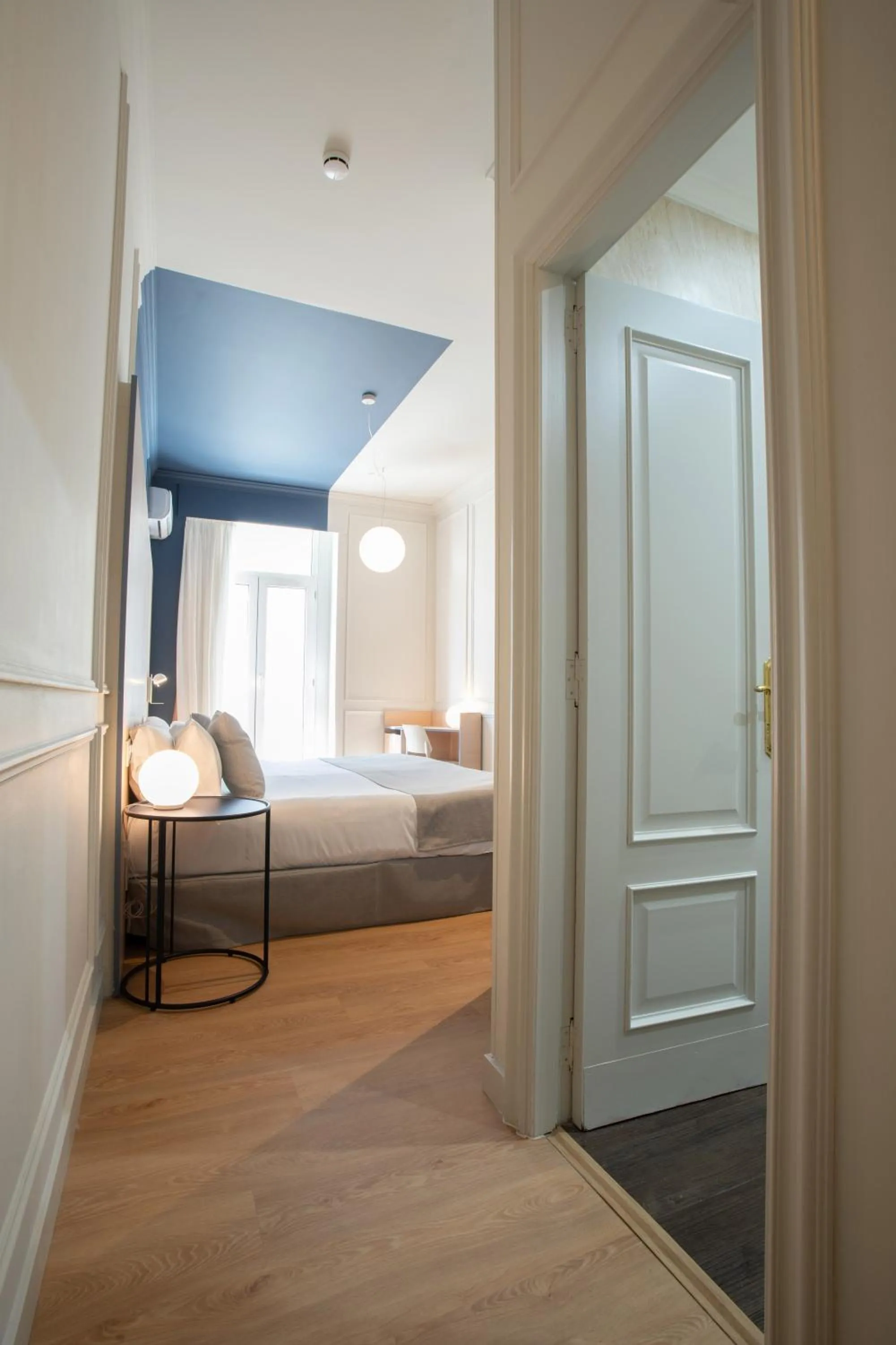 Photo of the whole room, Bed in Olympia Consul del Mar