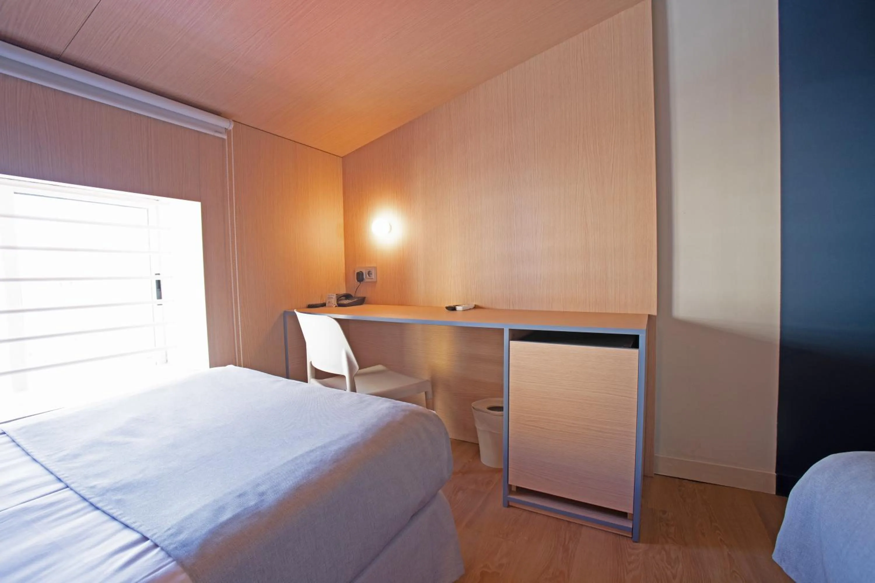 Photo of the whole room, Bed in Olympia Consul del Mar