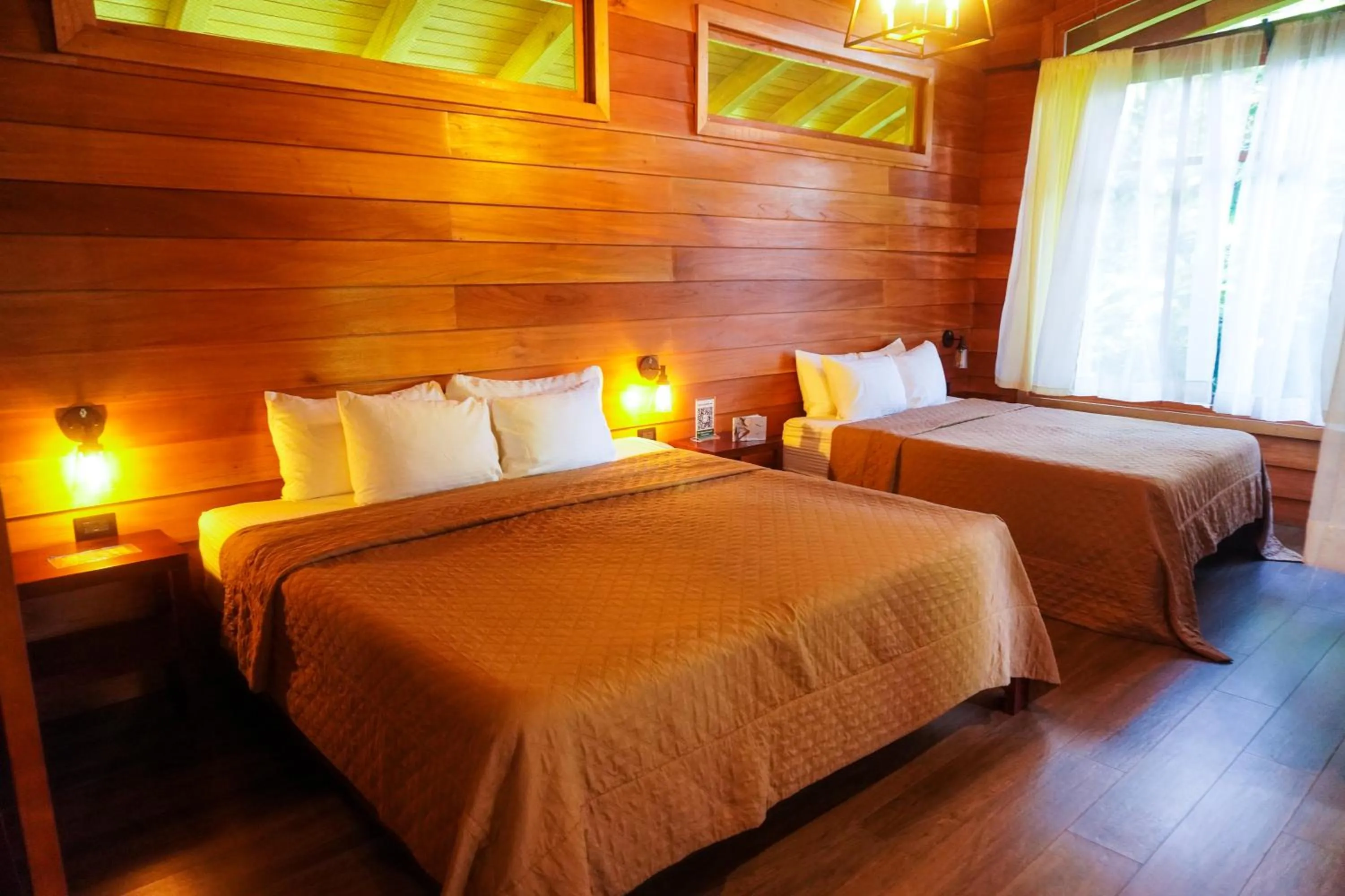 Deluxe Family Room in Maquenque Lodge