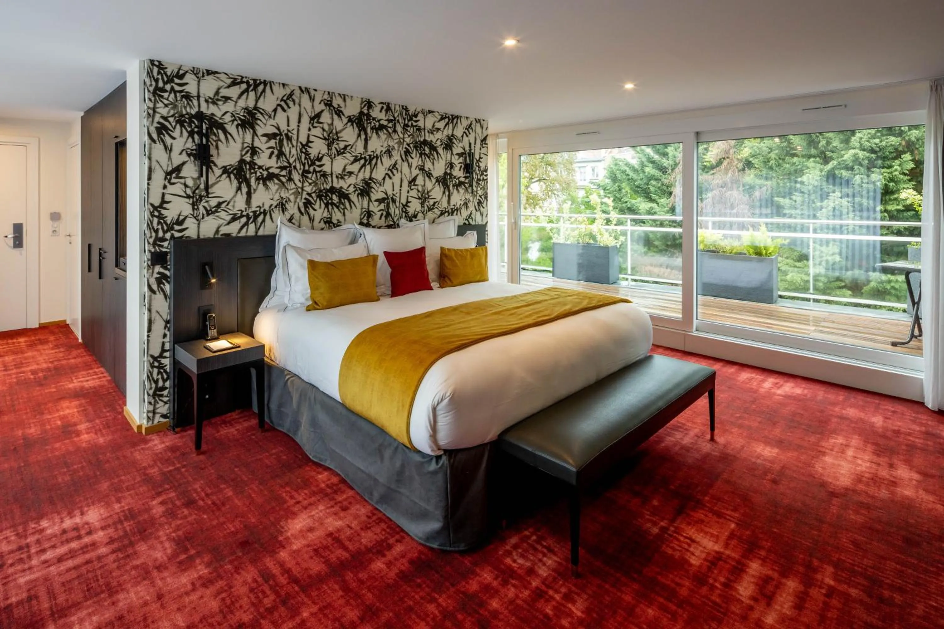 Garden view, Bed in Hôtel Garrigae Villa La Florangerie - SPA & Piscine