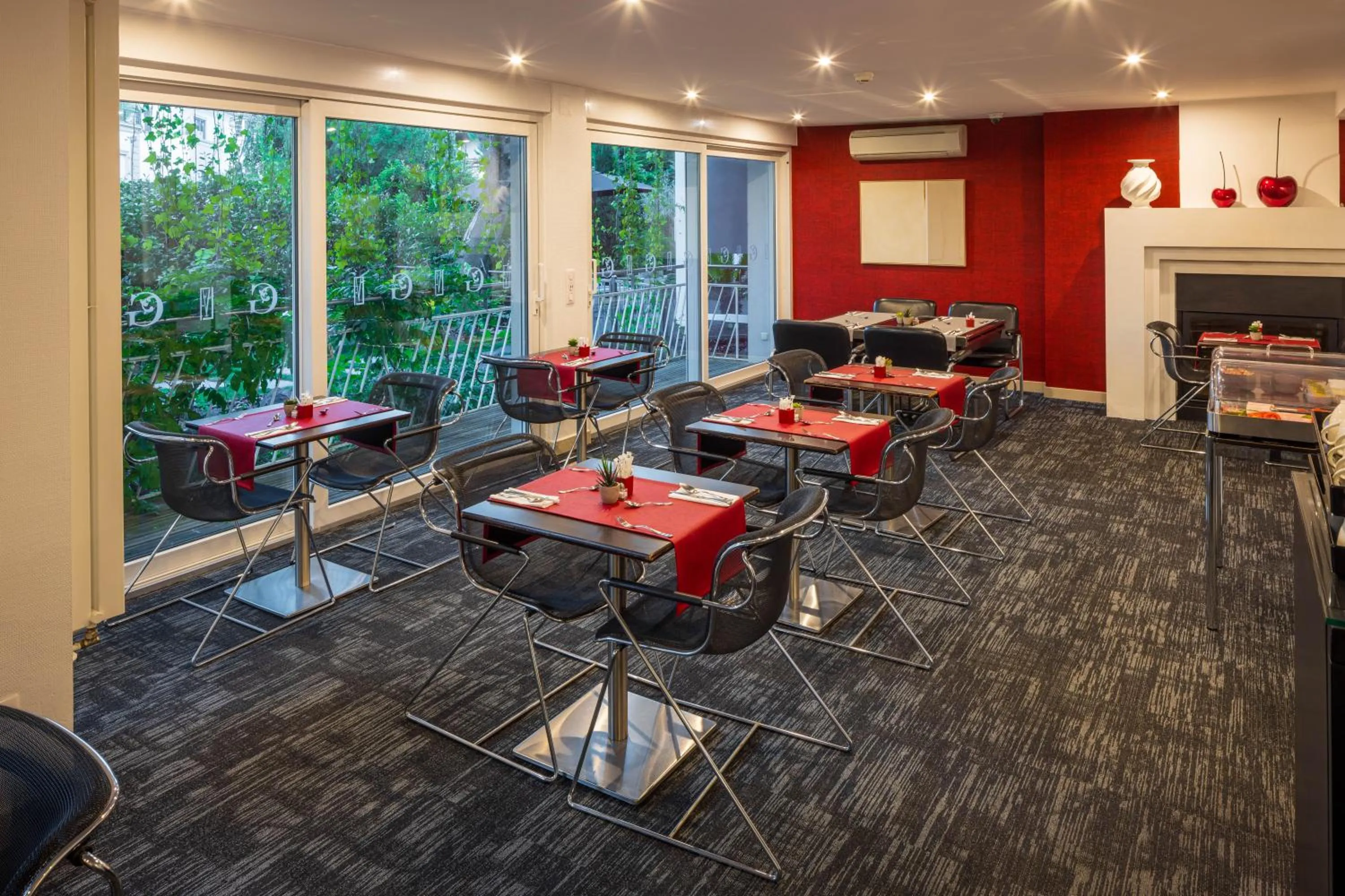 Breakfast in Hôtel Garrigae Villa La Florangerie - SPA & Piscine