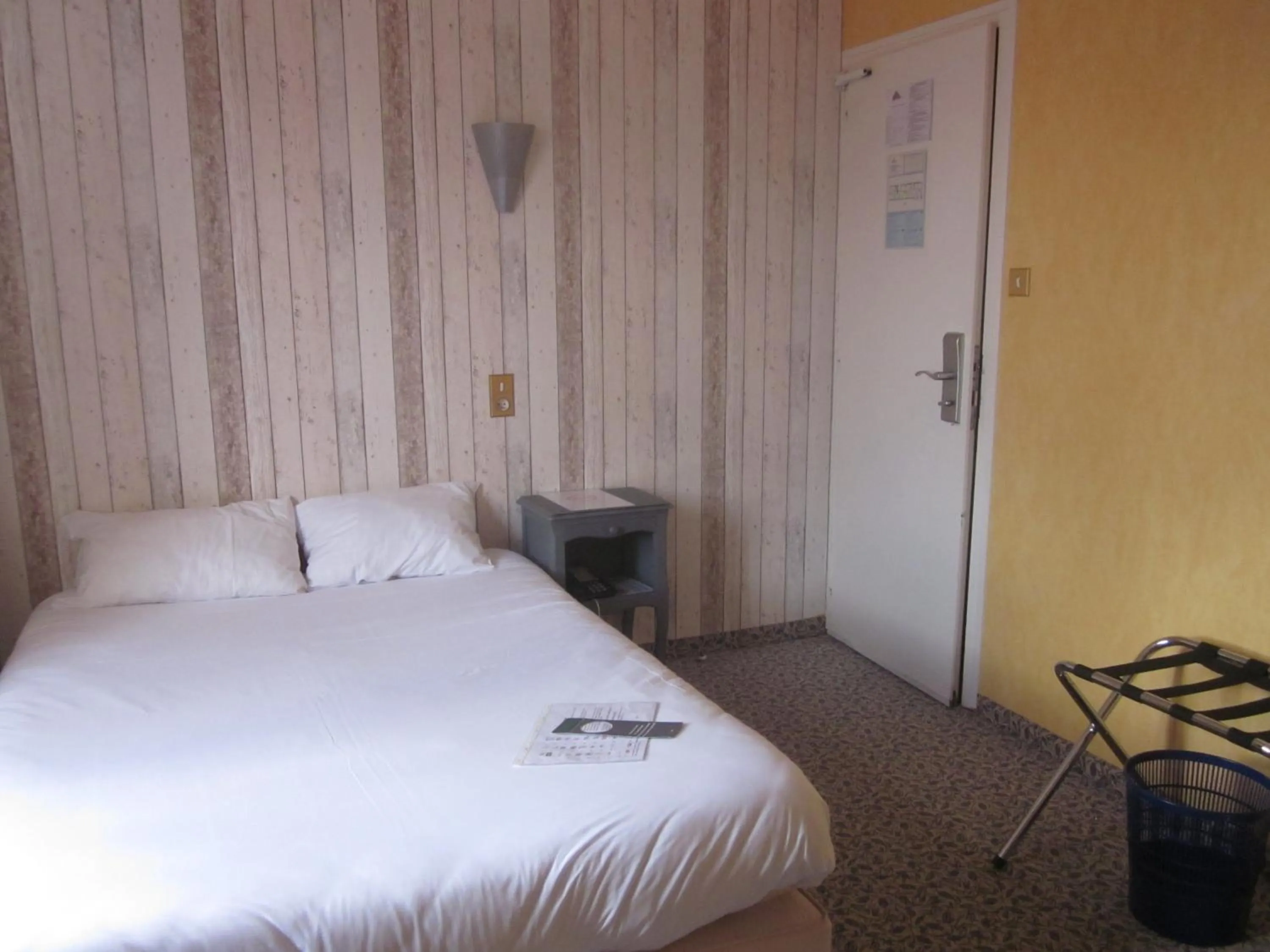 Bed in Hotel La Chaumière