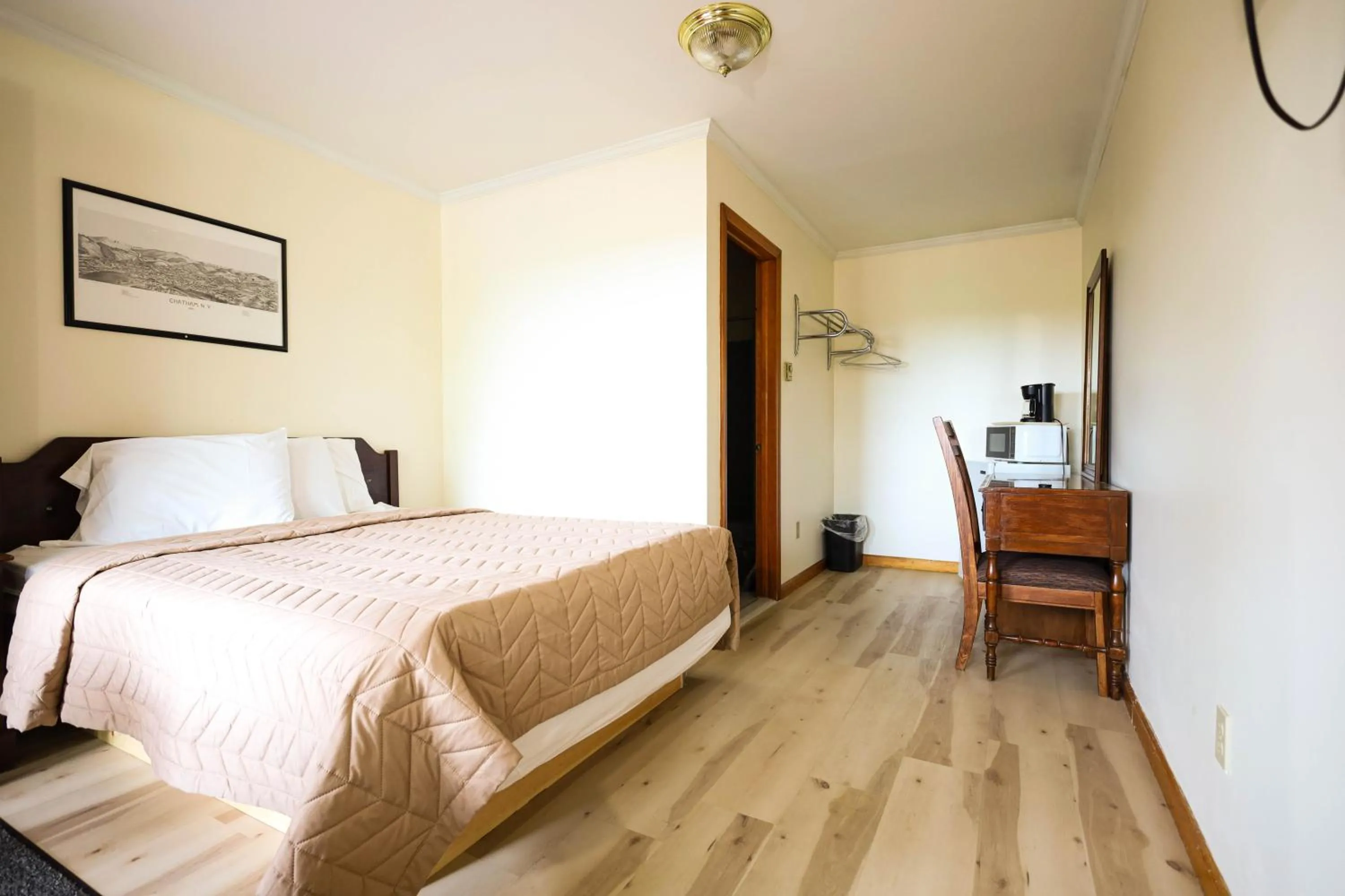 Bed in Chatham Travel Lodge