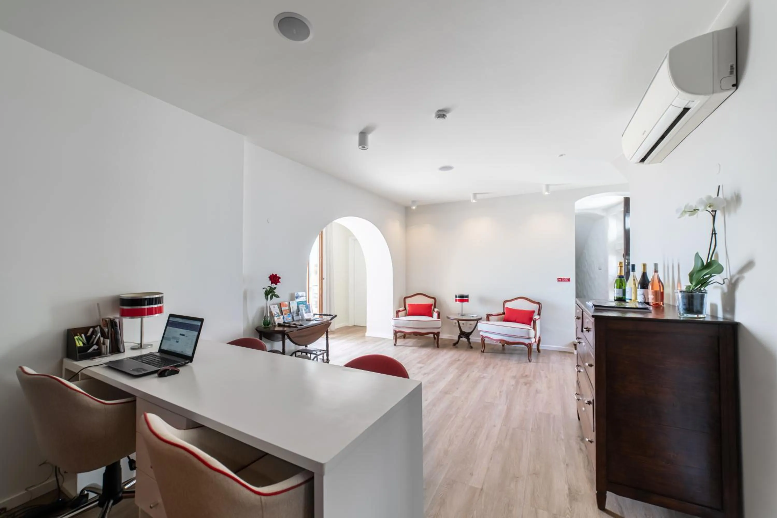 Lobby or reception in Castelo Guest House