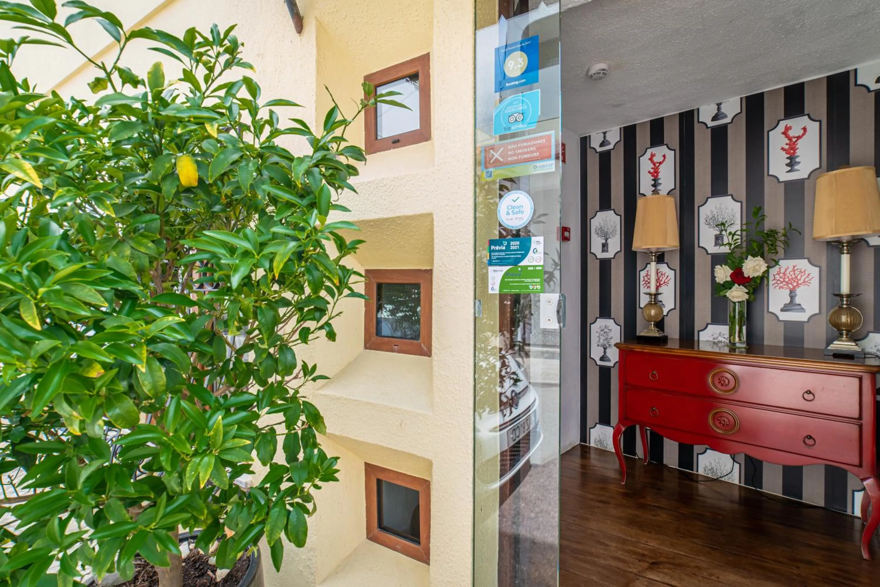 Facade/entrance in Castelo Guest House