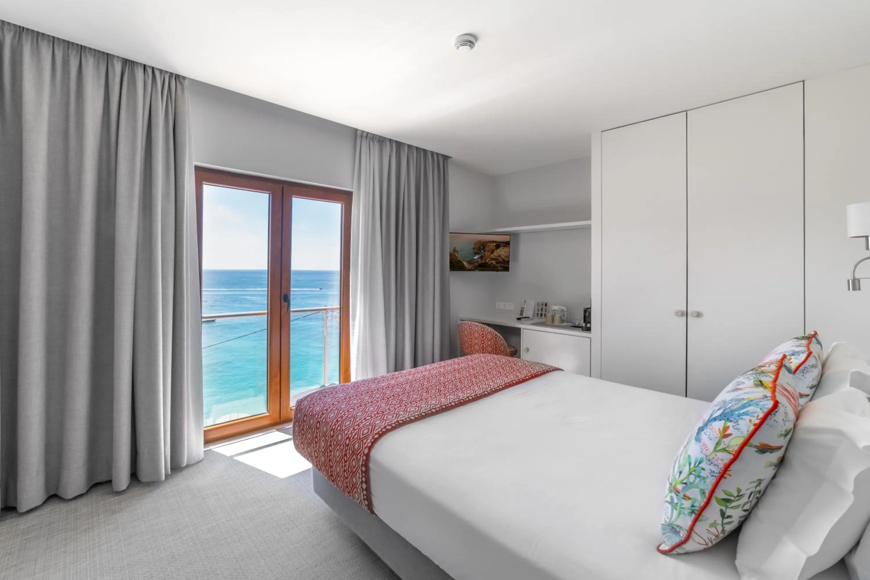 Bedroom, Bed in Castelo Guest House