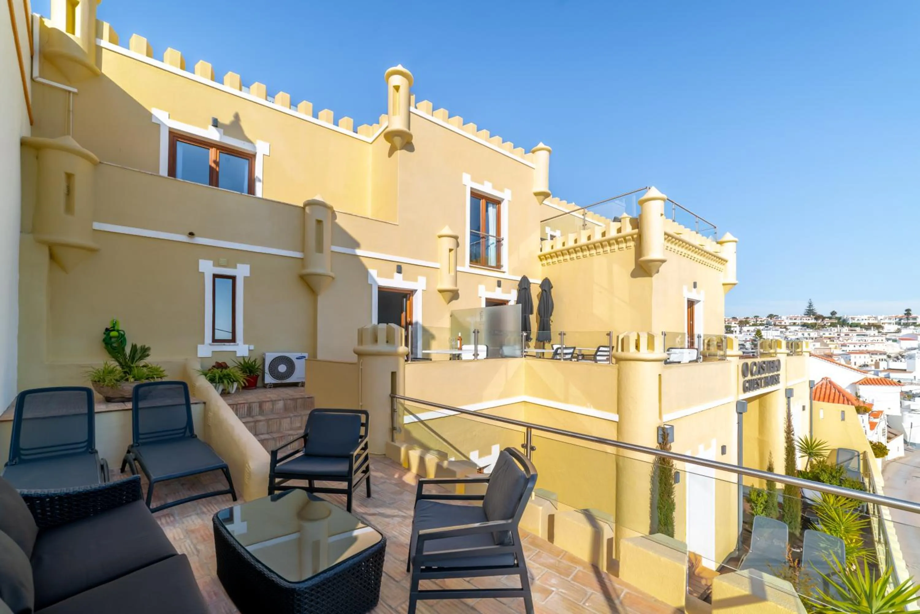 Property building in Castelo Guest House