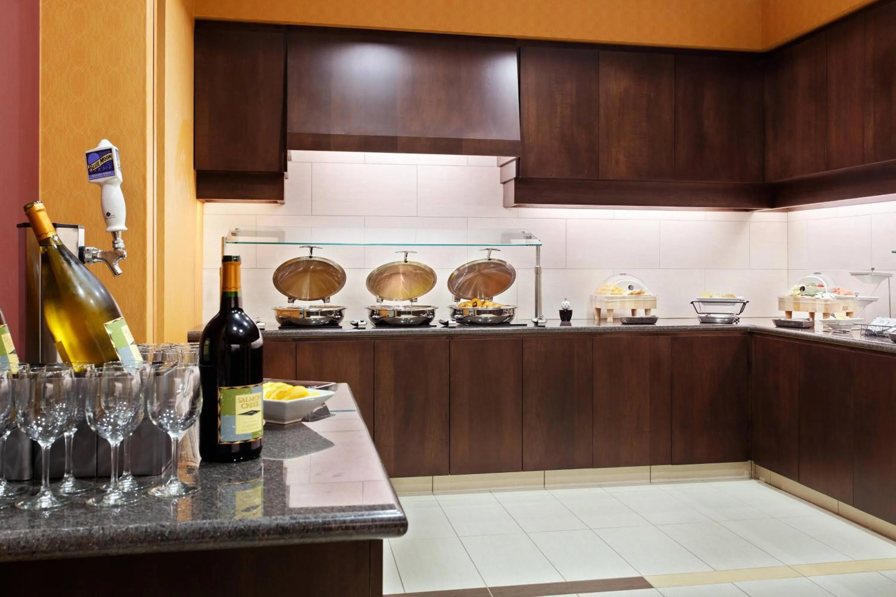 Restaurant/places to eat in Residence Inn by Marriott Little Rock Downtown