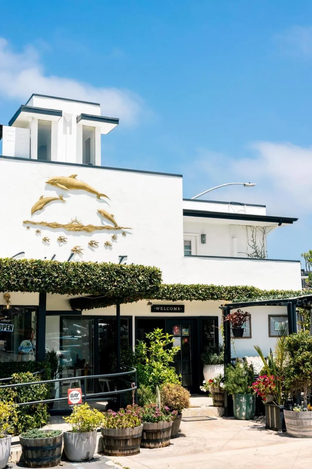 Property building in Seaside Laguna Inn & Suites