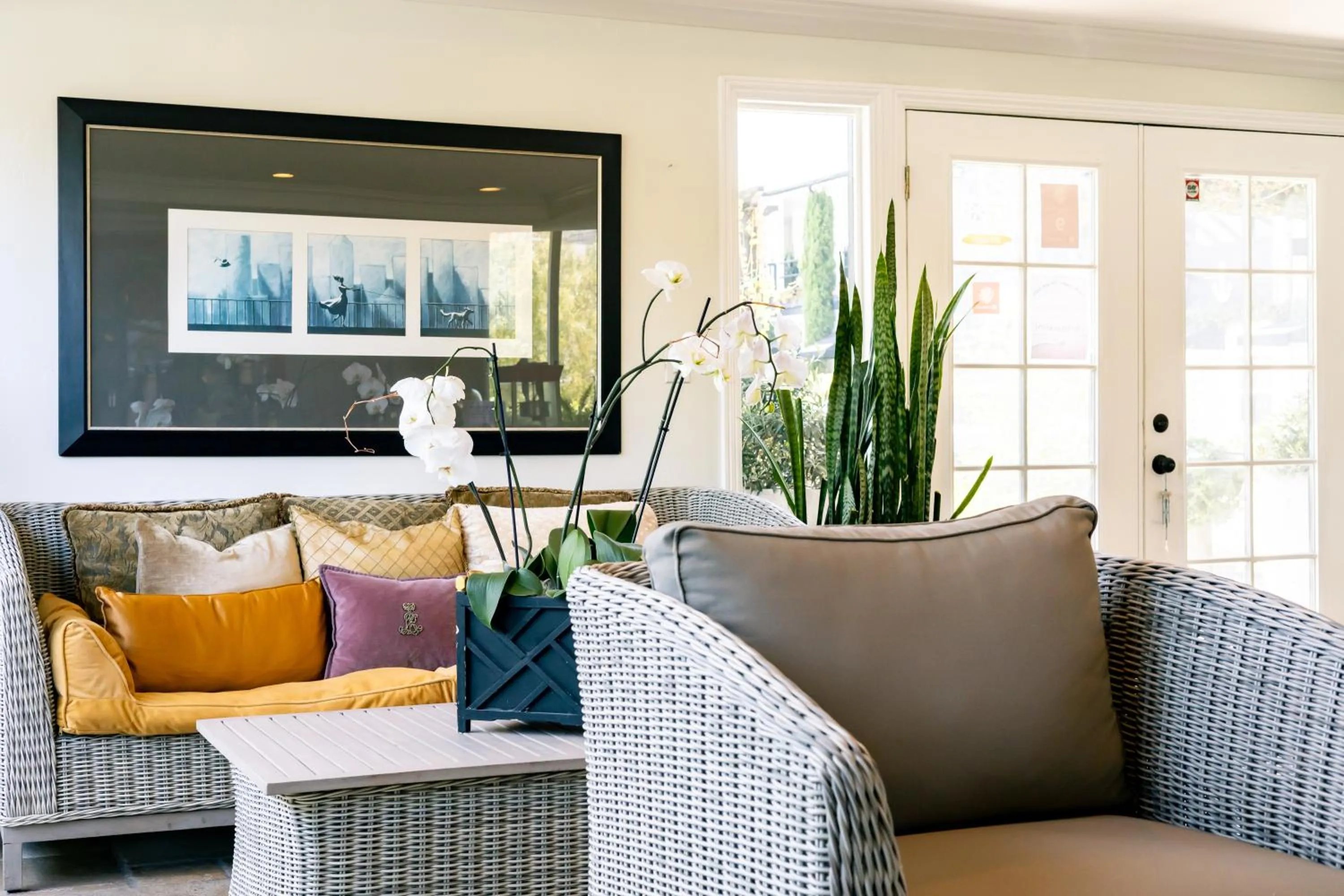 Seaside Laguna Inn & Suites