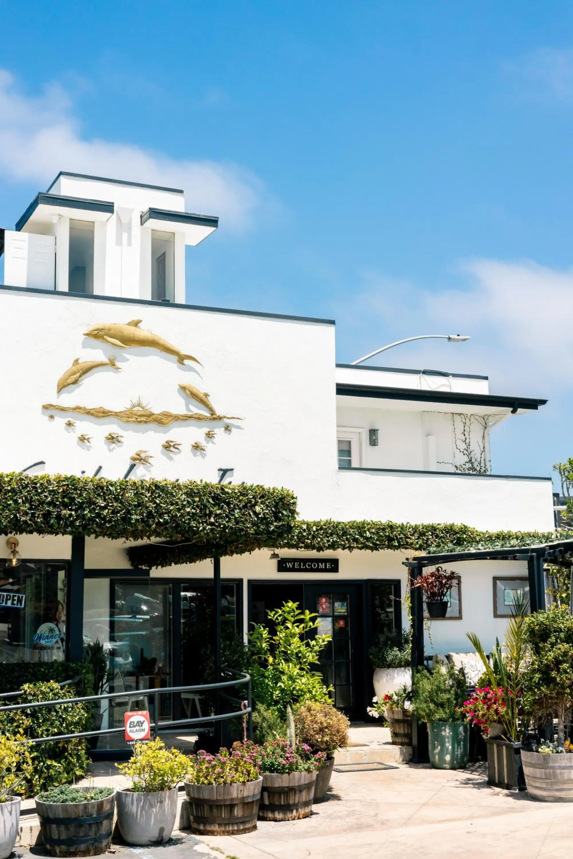 Seaside Laguna Inn & Suites