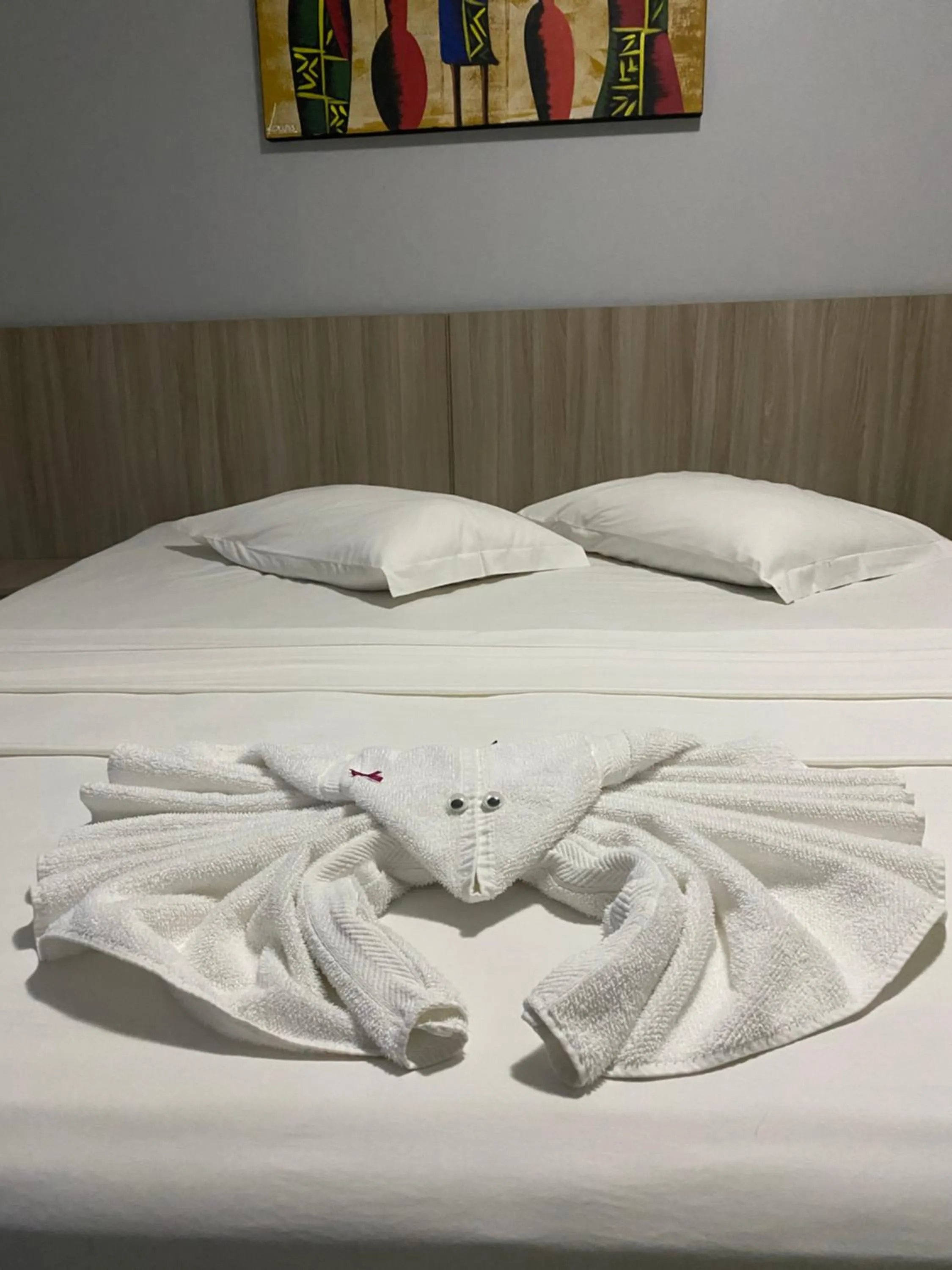 towels, Bed in Hotel Fortaleza Inn