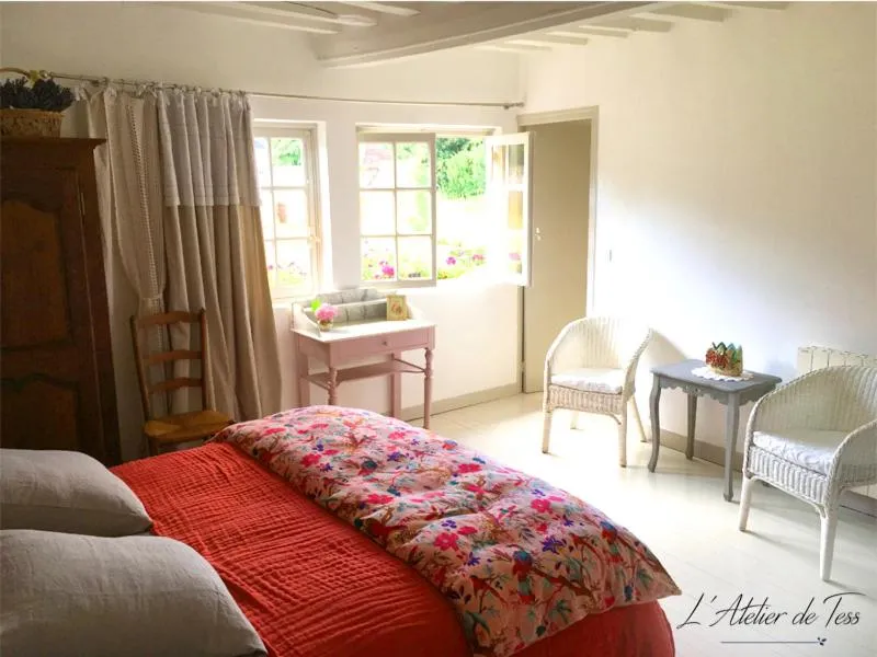 Bed in L'Atelier de Tess