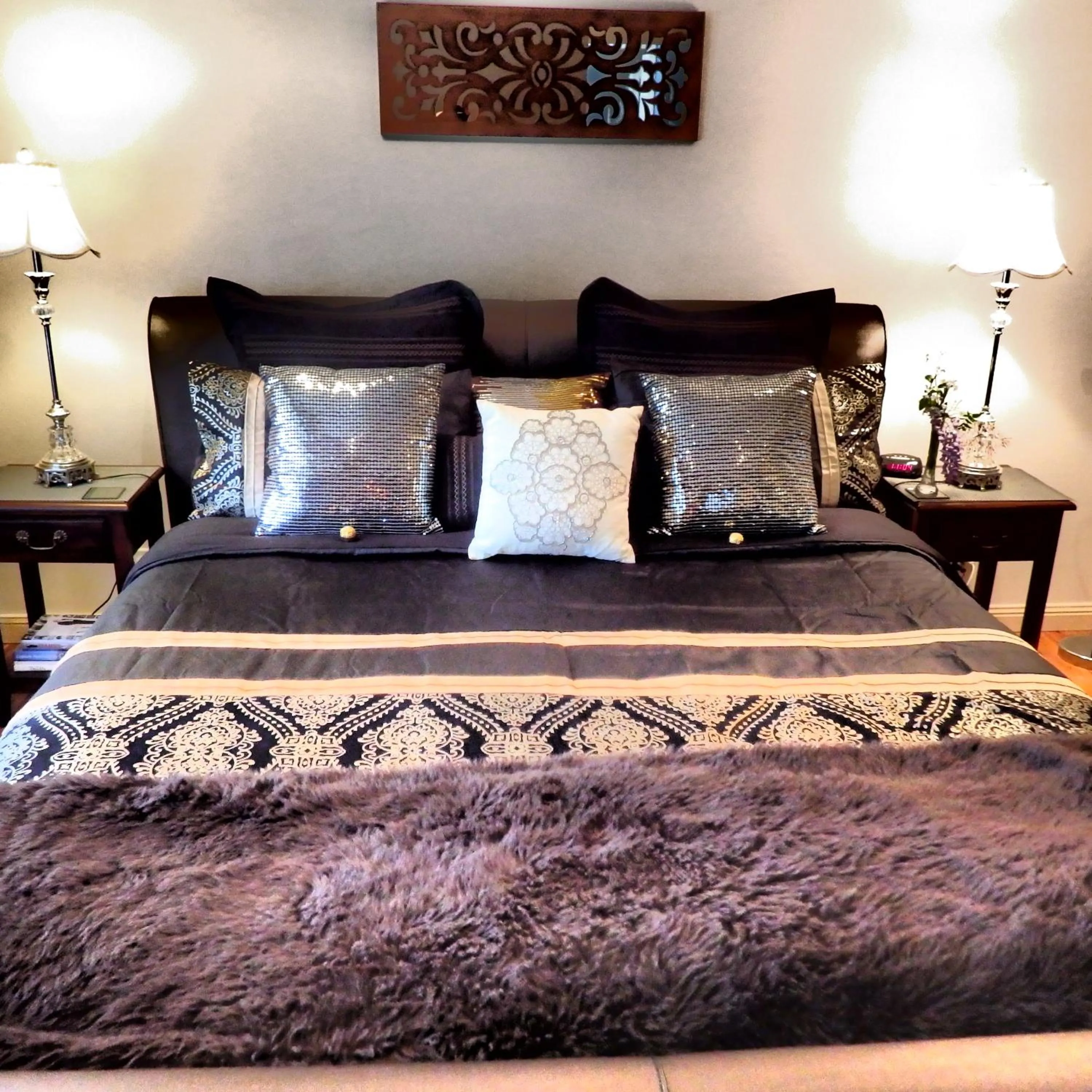 Bed in Bowral Road Art Gallery Bed and Breakfast