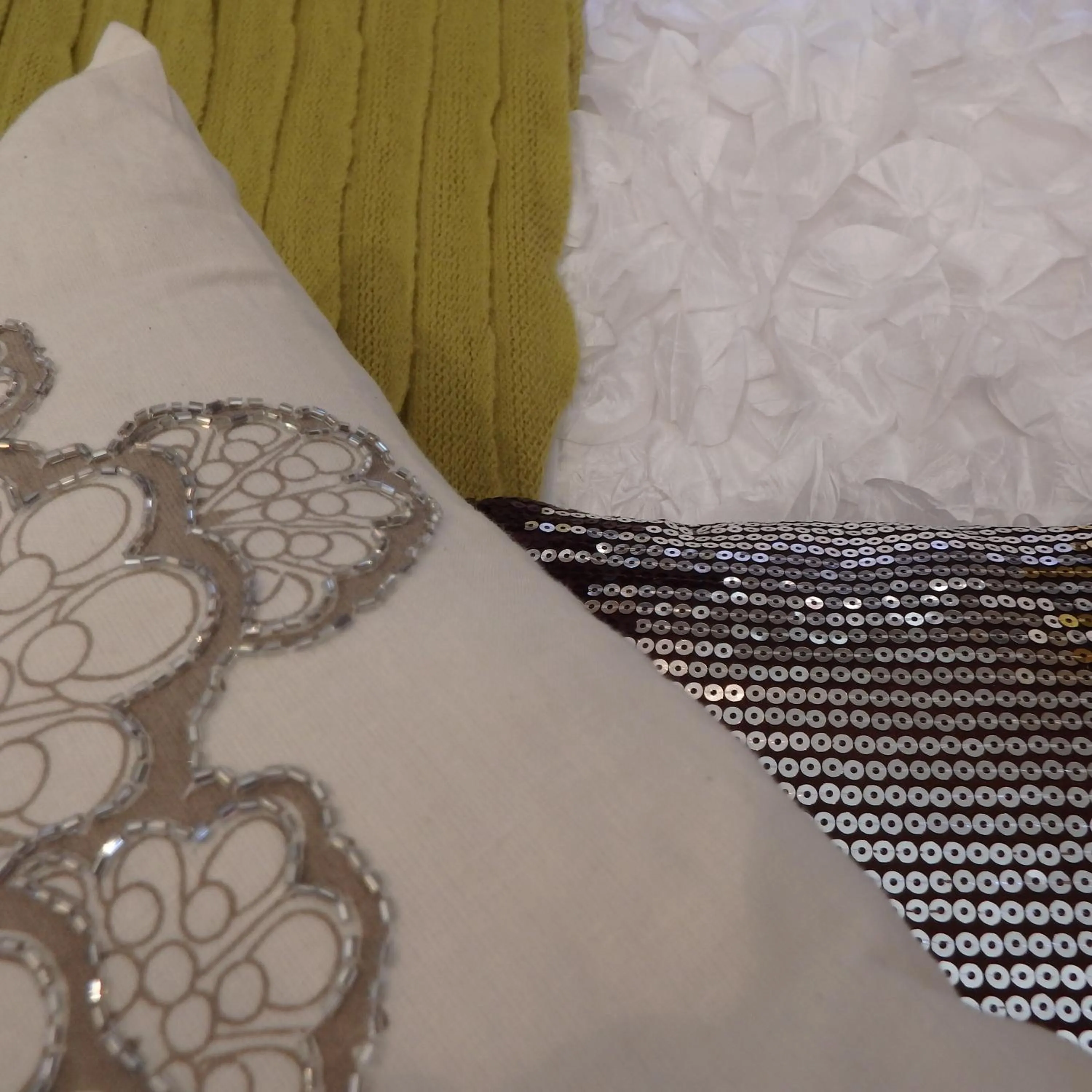 Decorative detail, Bed in Bowral Road Art Gallery Bed and Breakfast