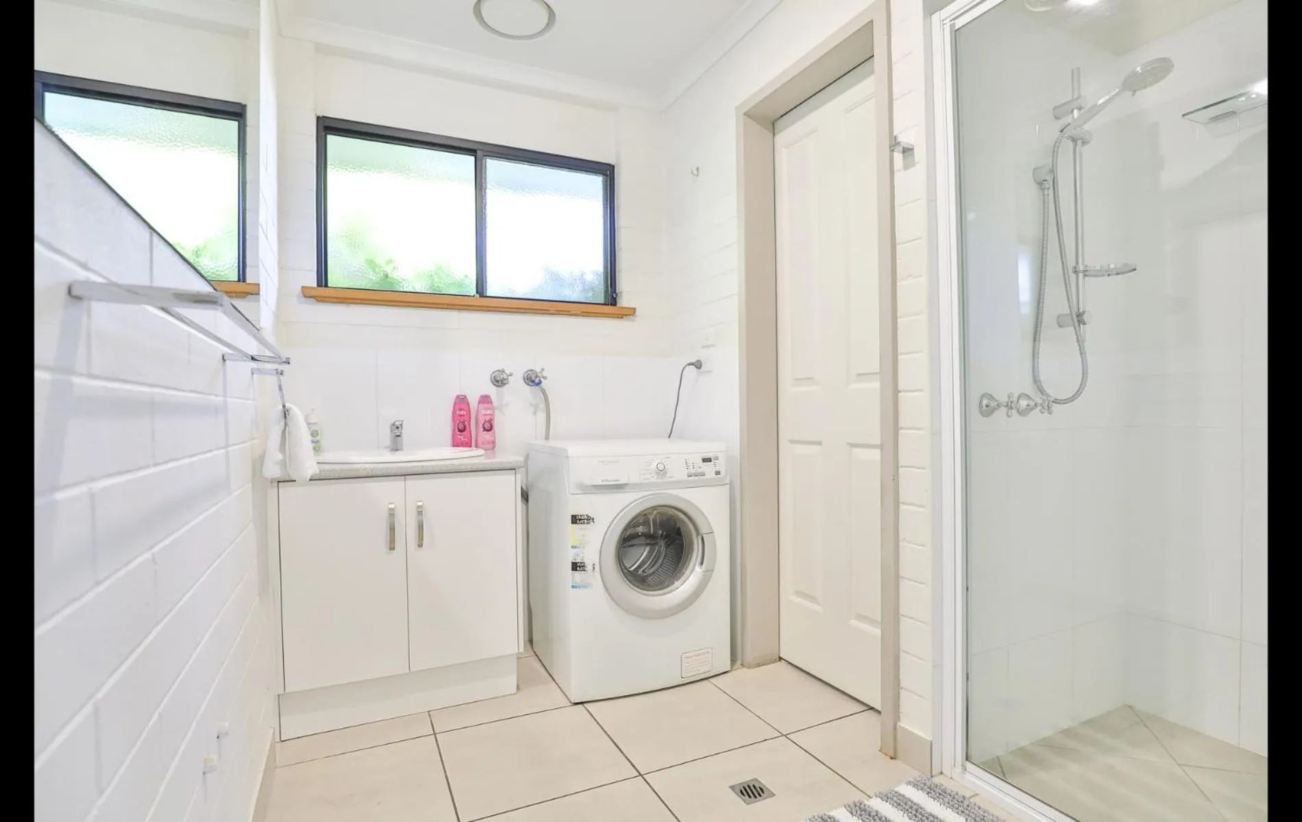 Shower in Mildura Holiday Villas