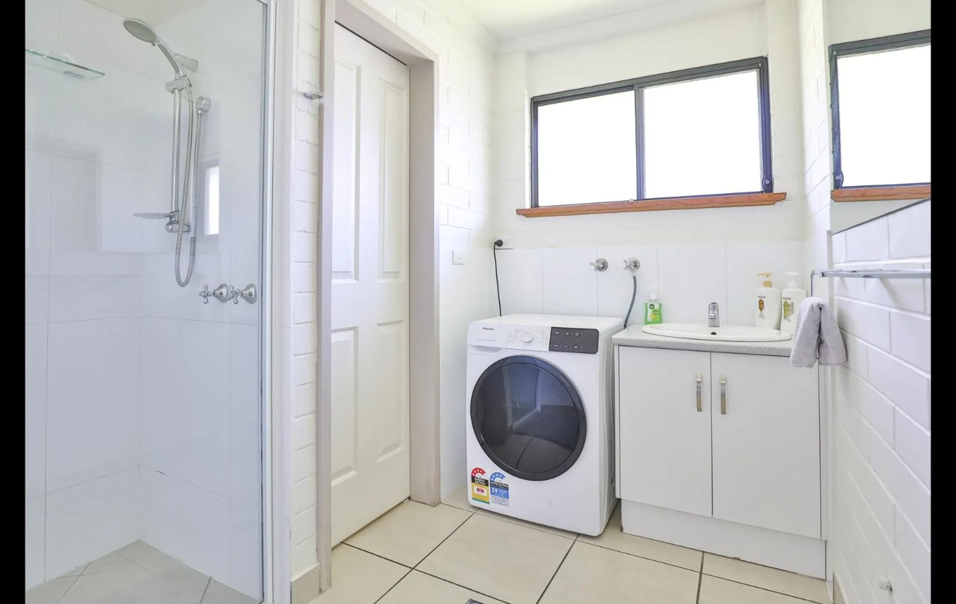 Shower in Mildura Holiday Villas