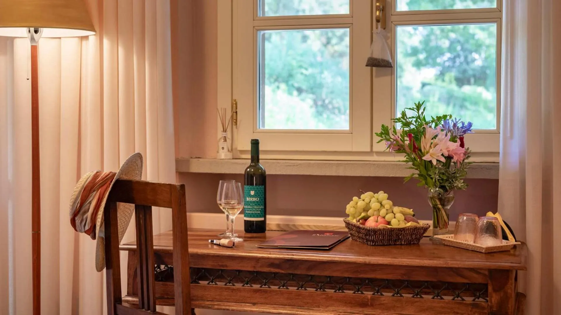 Decorative detail in Tenuta il Sassone - Wine&Food