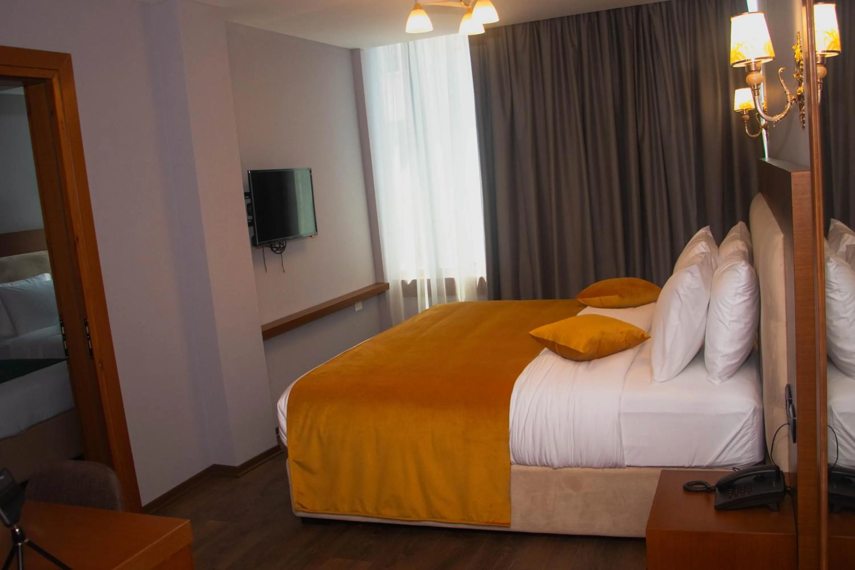 Bed in Albanopolis Hotel