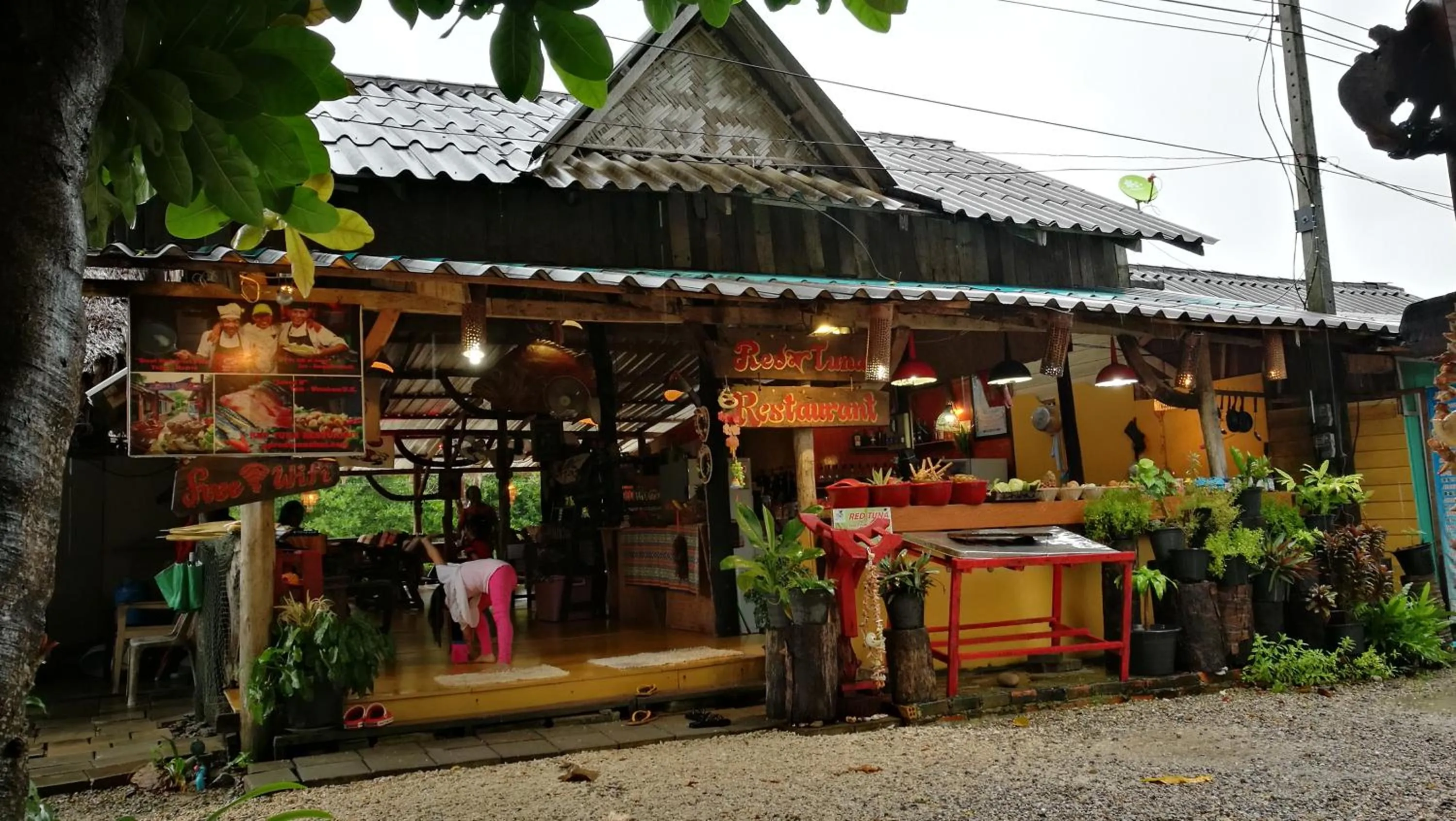 Restaurant/places to eat in PP Red Tuna Hut