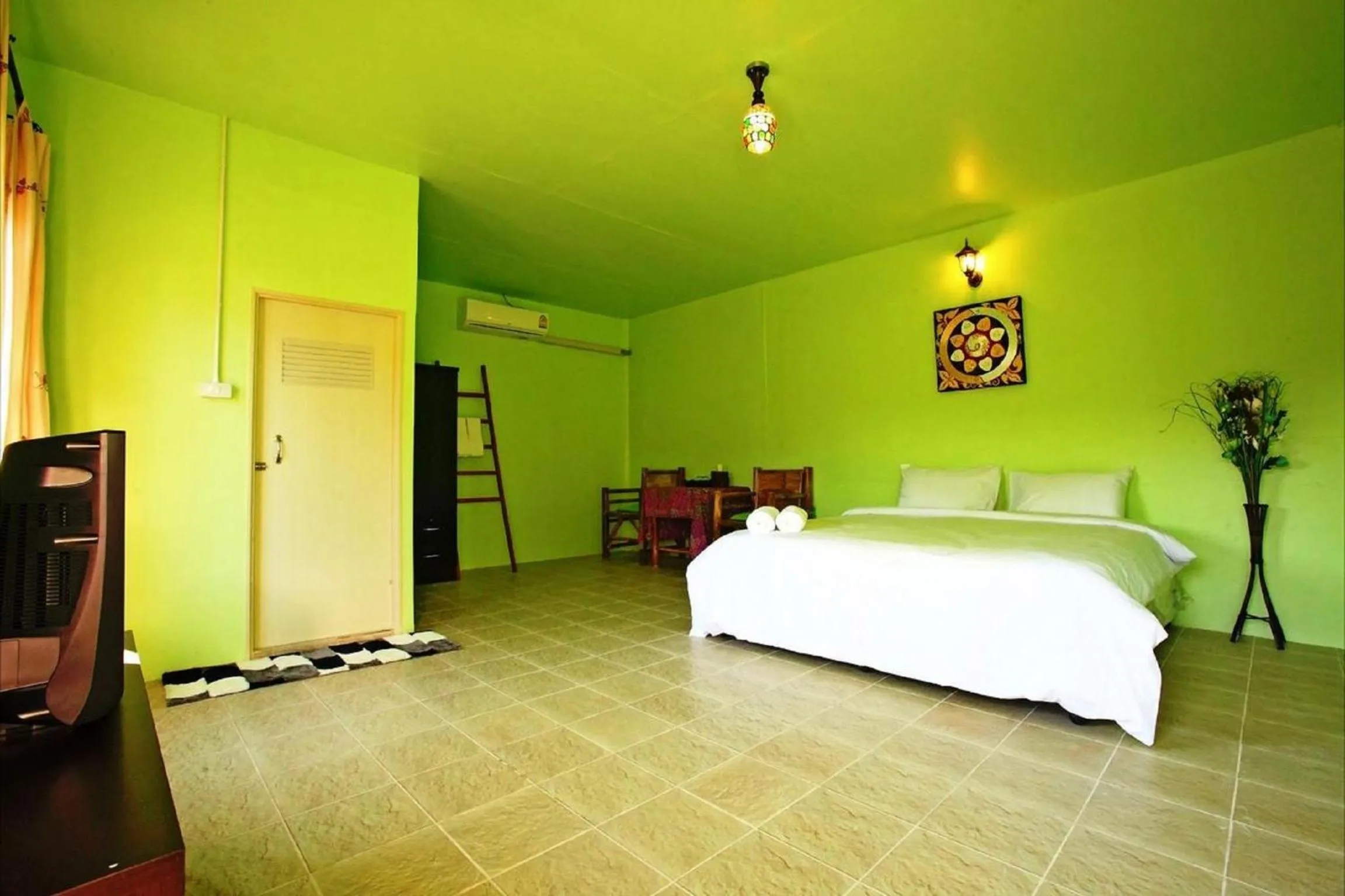 Photo of the whole room, Bed in PP Red Tuna Hut