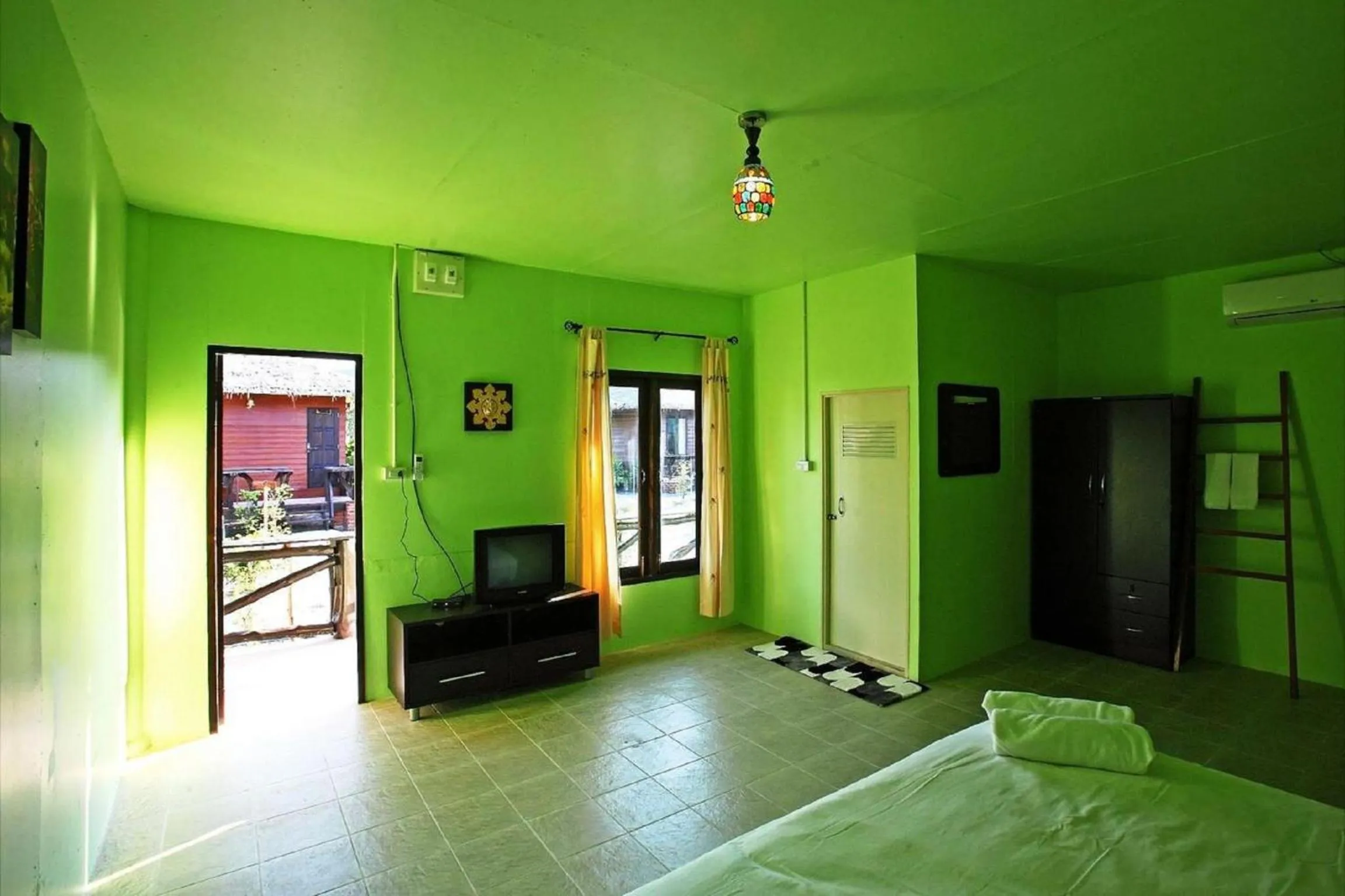 Decorative detail, Bed in PP Red Tuna Hut