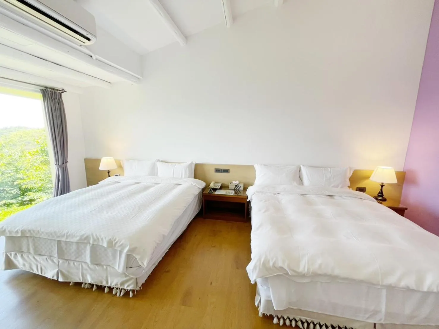 Bed in Alishan Tea Garden B&B